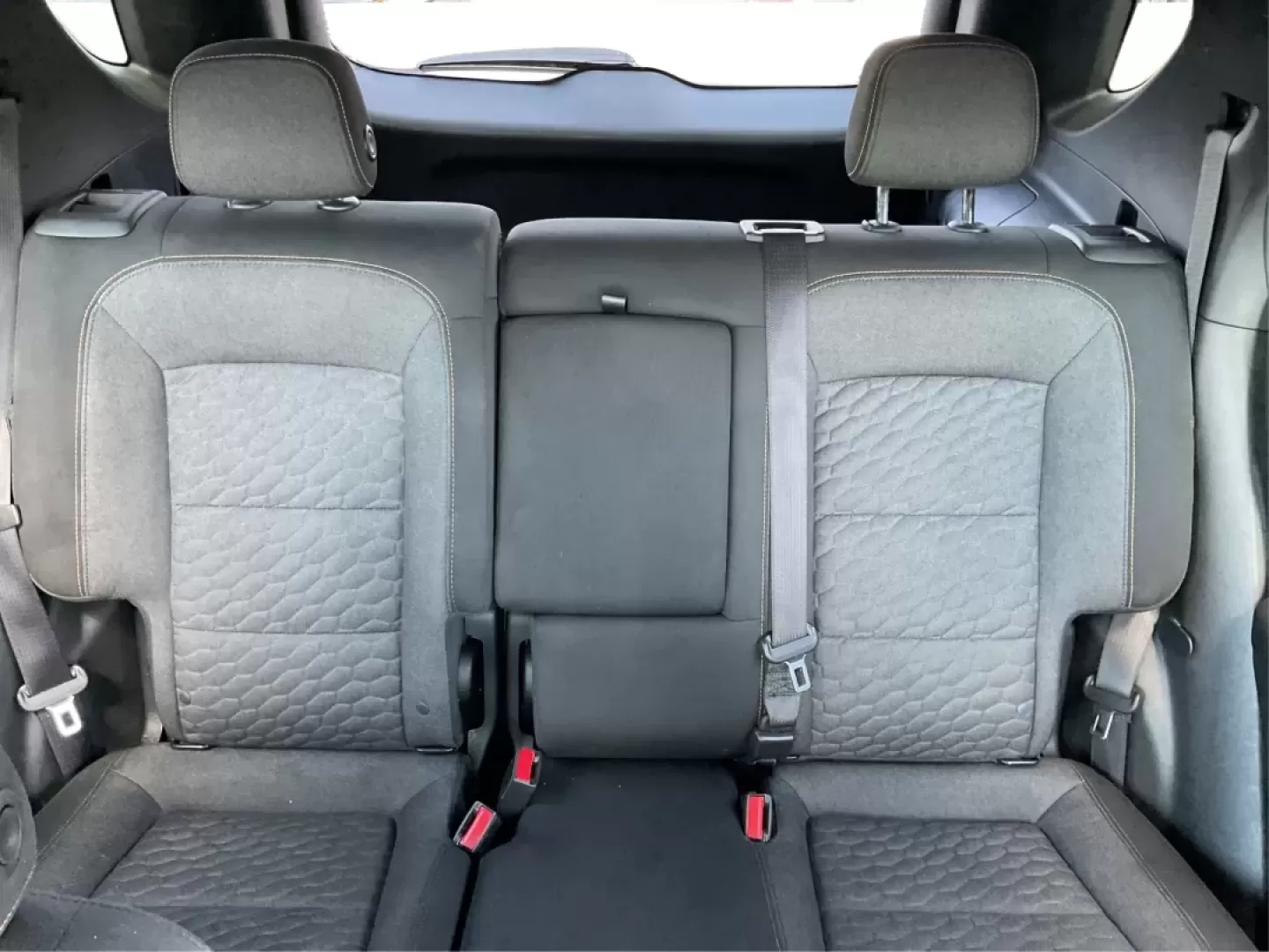 2019 Chevrolet Equinox LT (2GNAXLEX3K6) with an 2L I-4 gasoline direct injection engine, located at 4508 South Dixie Dr, Moraine, OH, 45439, (937) 908-9800, 39.689976, -84.218452 - Discover the perfect blend of comfort, style, and capability with the 2019 Chevrolet Equinox LT at Advantage Car and Credit - Moraine! If you're searching for a vehicle that seamlessly fits into your lifestyle-whether you're a growing family needing space for weekend adventures or a daily commuter l - Photo#14