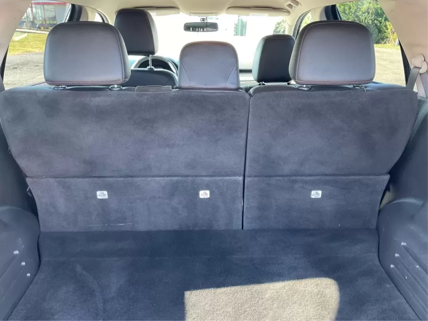 2013 Ford Edge SEL (2FMDK3JC5DB) with an Other engine, located at 4508 South Dixie Dr, Moraine, OH, 45439, (937) 908-9800, 39.689976, -84.218452 - ### Discover Adventure with the 2013 Ford Edge SEL at Advantage Car and Credit - Moraine<br /> <br /> Are you searching for a reliable SUV that effortlessly blends style, comfort, and capability? Look no further than the 2013 Ford Edge SEL available at Advantage Car and Credit in Moraine, OH. This v - Photo#12