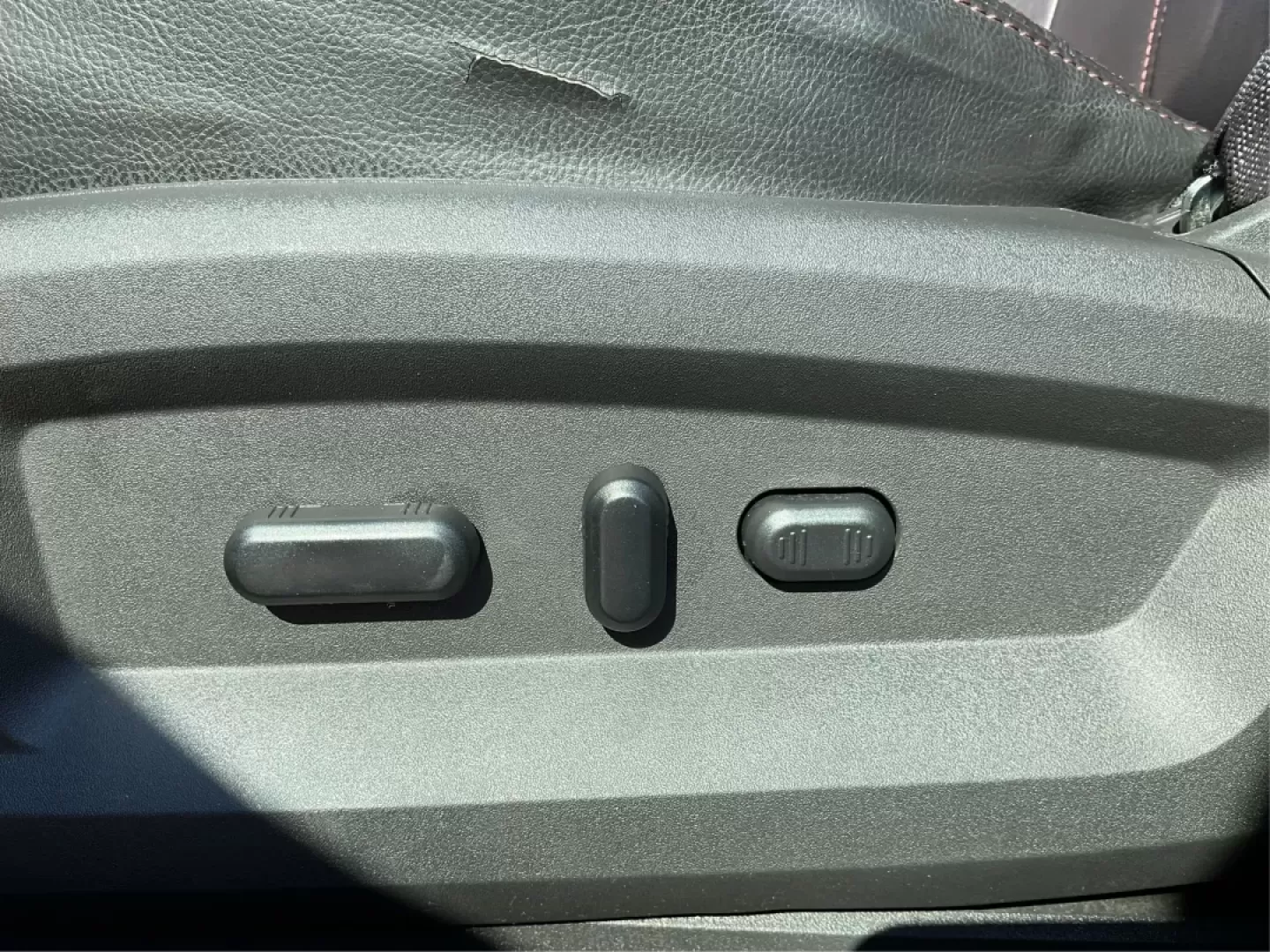 2013 Ford Edge SEL (2FMDK3JC5DB) with an Other engine, located at 4508 South Dixie Dr, Moraine, OH, 45439, (937) 908-9800, 39.689976, -84.218452 - ### Discover Adventure with the 2013 Ford Edge SEL at Advantage Car and Credit - Moraine<br /> <br /> Are you searching for a reliable SUV that effortlessly blends style, comfort, and capability? Look no further than the 2013 Ford Edge SEL available at Advantage Car and Credit in Moraine, OH. This v - Photo#18