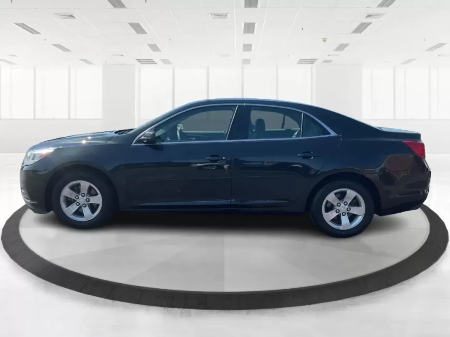 2013 Chevrolet Malibu 1LS (1G11B5SA7DF) with an ECOTEC 2.5L I-4 gasoline direct injection engine, located at 8750 N County Rd 25A, Piqua, OH, 45356, (937) 908-9800, 40.164391, -84.232513 - **Hit the Road in Style: 2013 Chevrolet Malibu at Advantage Car and Credit - Piqua!**<br /> <br /> Are you searching for the perfect sedan that combines style, comfort, and reliability? Look no further than this striking 2013 Chevrolet Malibu, available now at Advantage Car and Credit in Piqua, OH. - Photo#5