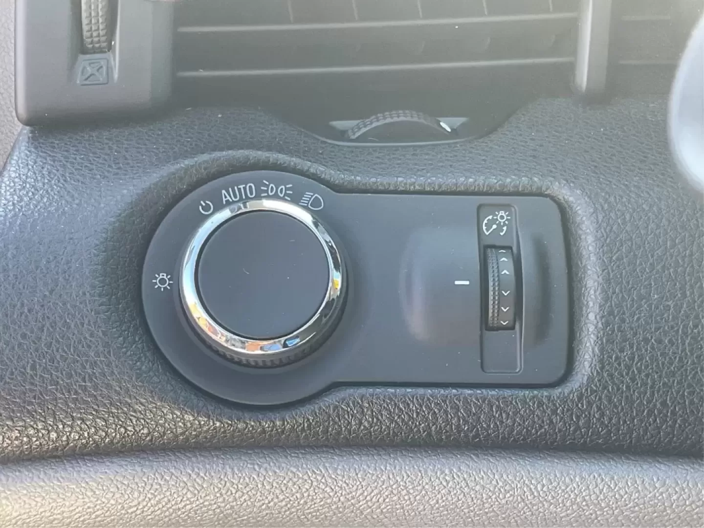 2013 Chevrolet Malibu 1LS (1G11B5SA7DF) with an ECOTEC 2.5L I-4 gasoline direct injection engine, located at 8750 N County Rd 25A, Piqua, OH, 45356, (937) 908-9800, 40.164391, -84.232513 - **Hit the Road in Style: 2013 Chevrolet Malibu at Advantage Car and Credit - Piqua!**<br /> <br /> Are you searching for the perfect sedan that combines style, comfort, and reliability? Look no further than this striking 2013 Chevrolet Malibu, available now at Advantage Car and Credit in Piqua, OH. - Photo#17