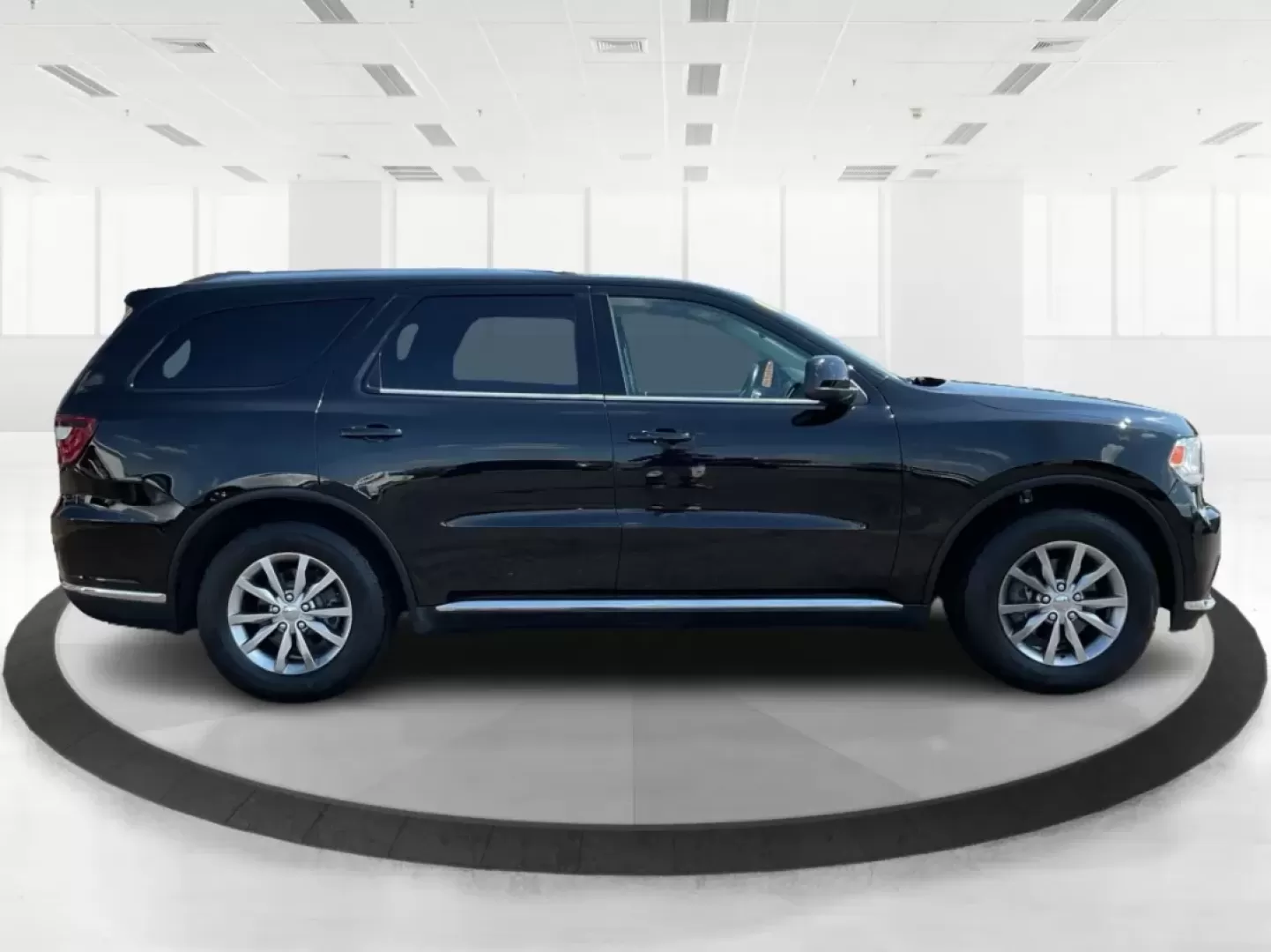 2017 Dodge Durango SXT RWD (1C4RDHAG7HC) with an Pentastar 3.6L V-6 DOHC engine, located at 1951 S Dayton Lakeview Rd., New Carlisle, OH, 45344, (937) 908-9800, 39.890999, -84.050255 - ### Experience the Perfect Blend of Style and Function with the 2017 Dodge Durango SXT!<br /> <br /> If you're on the hunt for a versatile SUV that can seamlessly fit into your busy lifestyle, look no further than this stunning **2017 Dodge Durango SXT RWD**. Ideal for families, weekend adventurers, - Photo#1