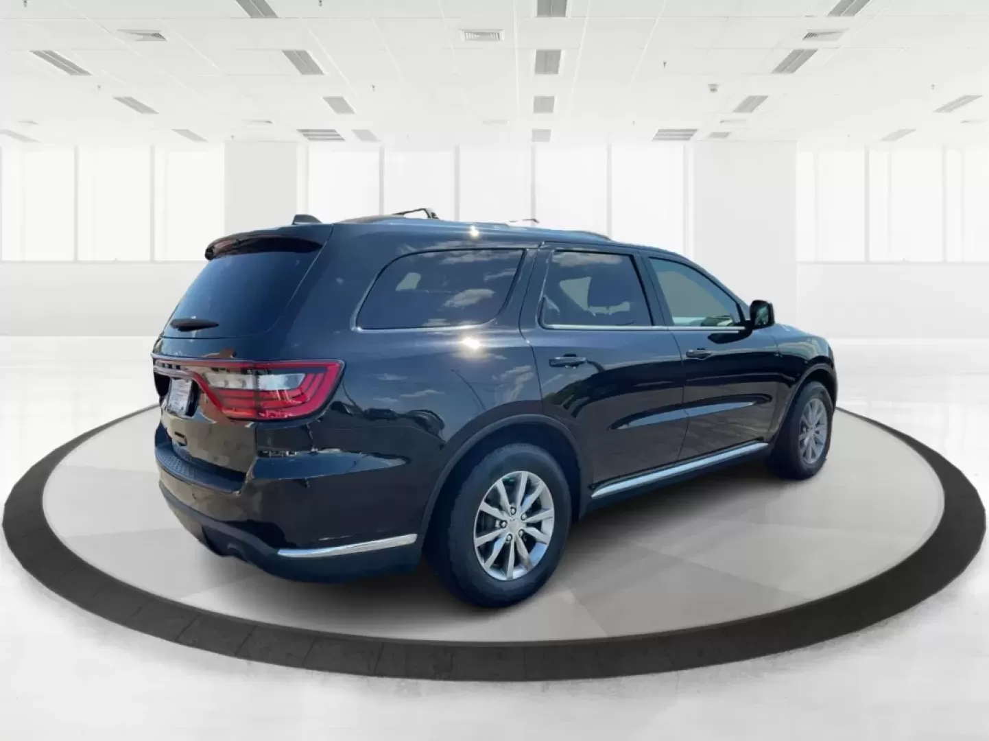 2017 Dodge Durango SXT RWD (1C4RDHAG7HC) with an Pentastar 3.6L V-6 DOHC engine, located at 1951 S Dayton Lakeview Rd., New Carlisle, OH, 45344, (937) 908-9800, 39.890999, -84.050255 - ### Experience the Perfect Blend of Style and Function with the 2017 Dodge Durango SXT!<br /> <br /> If you're on the hunt for a versatile SUV that can seamlessly fit into your busy lifestyle, look no further than this stunning **2017 Dodge Durango SXT RWD**. Ideal for families, weekend adventurers, - Photo#2