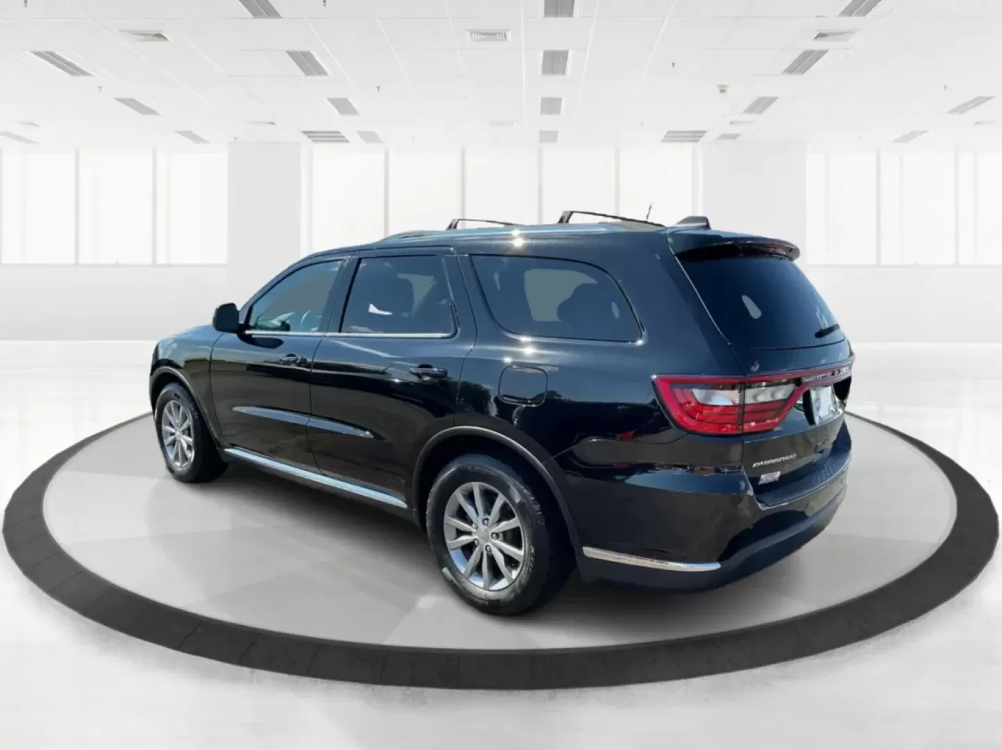2017 Dodge Durango SXT RWD (1C4RDHAG7HC) with an Pentastar 3.6L V-6 DOHC engine, located at 1951 S Dayton Lakeview Rd., New Carlisle, OH, 45344, (937) 908-9800, 39.890999, -84.050255 - ### Experience the Perfect Blend of Style and Function with the 2017 Dodge Durango SXT!<br /> <br /> If you're on the hunt for a versatile SUV that can seamlessly fit into your busy lifestyle, look no further than this stunning **2017 Dodge Durango SXT RWD**. Ideal for families, weekend adventurers, - Photo#4