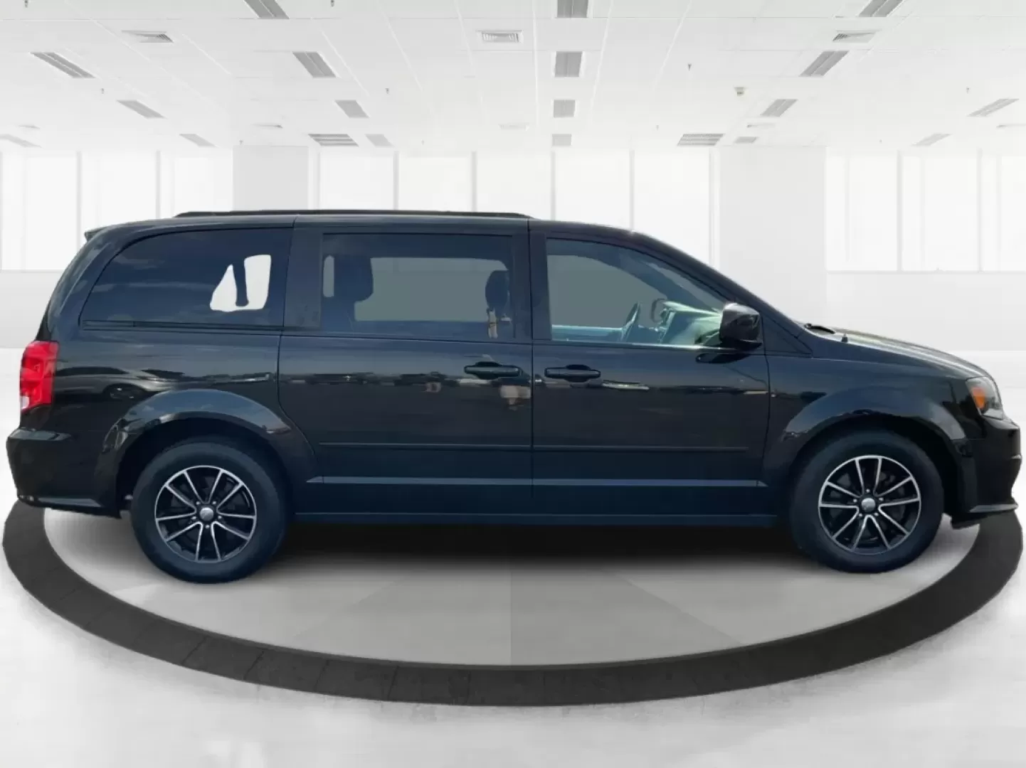 2017 Dodge Grand Caravan GT (2C4RDGEG4HR) with an Pentastar 3.6L V-6 DOHC engine, located at 1951 S Dayton Lakeview Rd., New Carlisle, OH, 45344, (937) 908-9800, 39.890999, -84.050255 - Elevate your family's adventures with the perfect vehicle designed for comfort and versatility-the 2017 Dodge Grand Caravan GT, available now at Advantage Car and Credit in Piqua, OH. This spacious passenger van is not just a mode of transport; it's the ideal companion for growing families, weekend - Photo#1