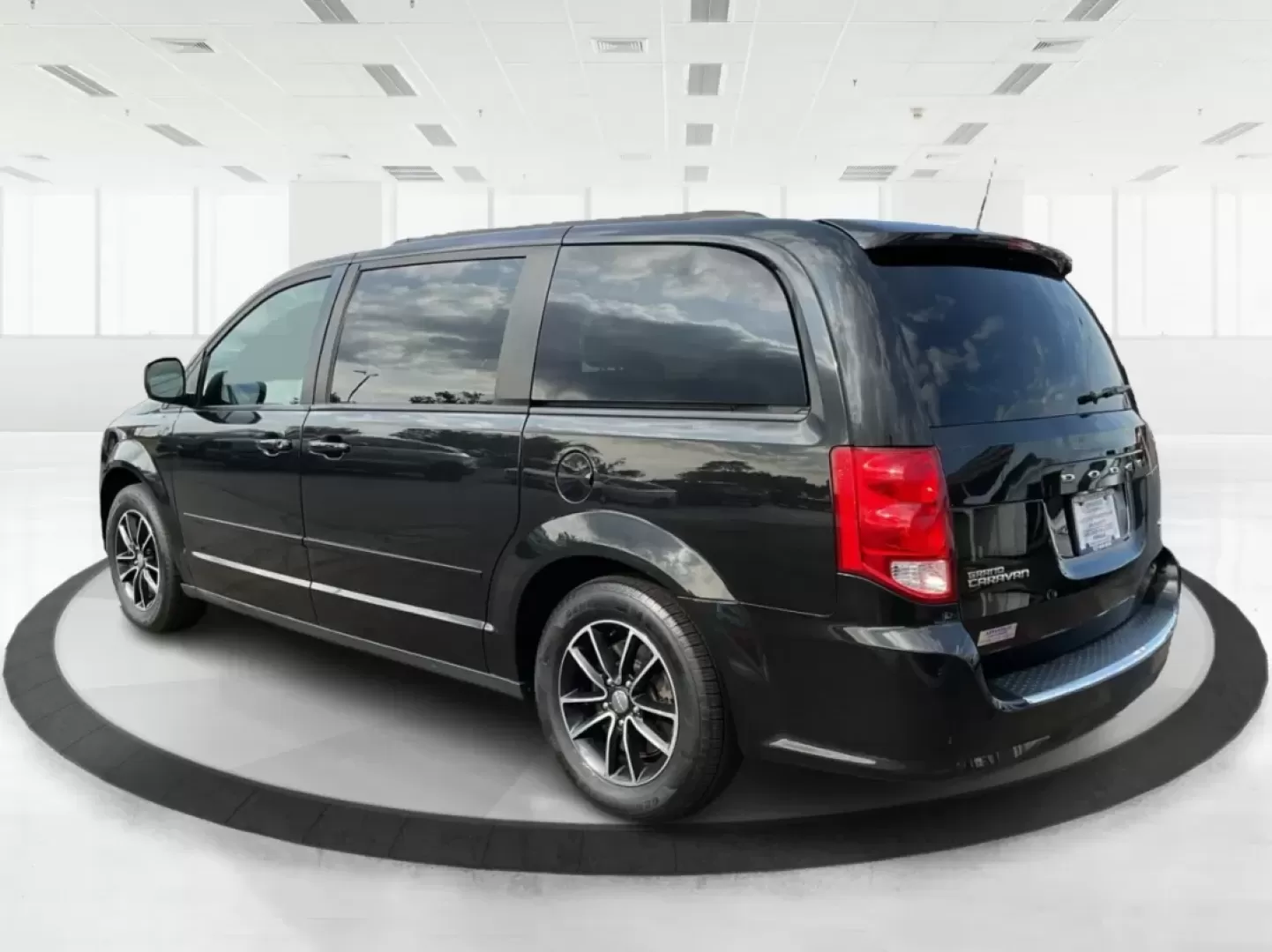 2017 Dodge Grand Caravan GT (2C4RDGEG4HR) with an Pentastar 3.6L V-6 DOHC engine, located at 1951 S Dayton Lakeview Rd., New Carlisle, OH, 45344, (937) 908-9800, 39.890999, -84.050255 - Elevate your family's adventures with the perfect vehicle designed for comfort and versatility-the 2017 Dodge Grand Caravan GT, available now at Advantage Car and Credit in Piqua, OH. This spacious passenger van is not just a mode of transport; it's the ideal companion for growing families, weekend - Photo#4