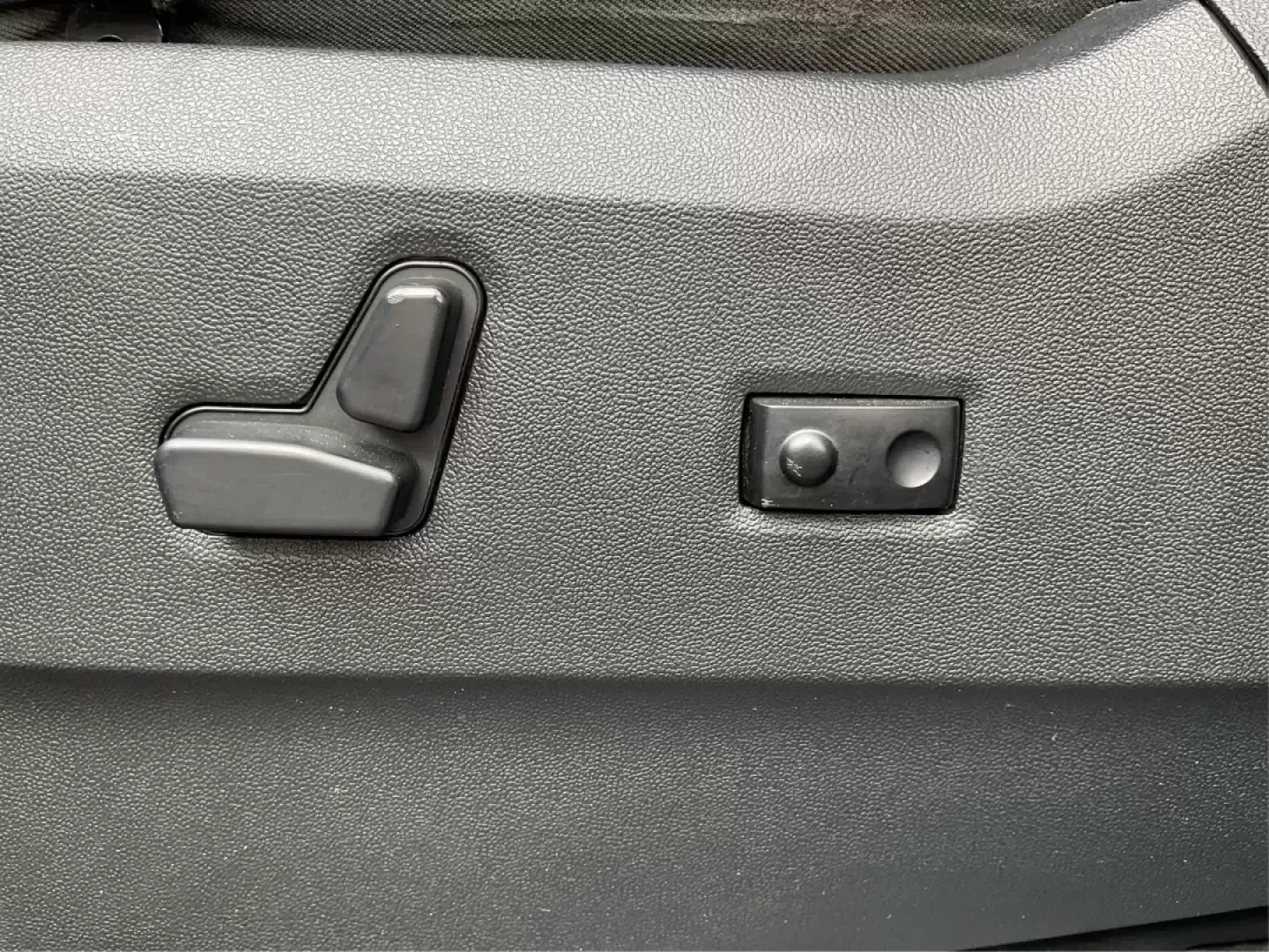 2017 Dodge Grand Caravan GT (2C4RDGEG4HR) with an Pentastar 3.6L V-6 DOHC engine, located at 1951 S Dayton Lakeview Rd., New Carlisle, OH, 45344, (937) 908-9800, 39.890999, -84.050255 - Elevate your family's adventures with the perfect vehicle designed for comfort and versatility-the 2017 Dodge Grand Caravan GT, available now at Advantage Car and Credit in Piqua, OH. This spacious passenger van is not just a mode of transport; it's the ideal companion for growing families, weekend - Photo#17