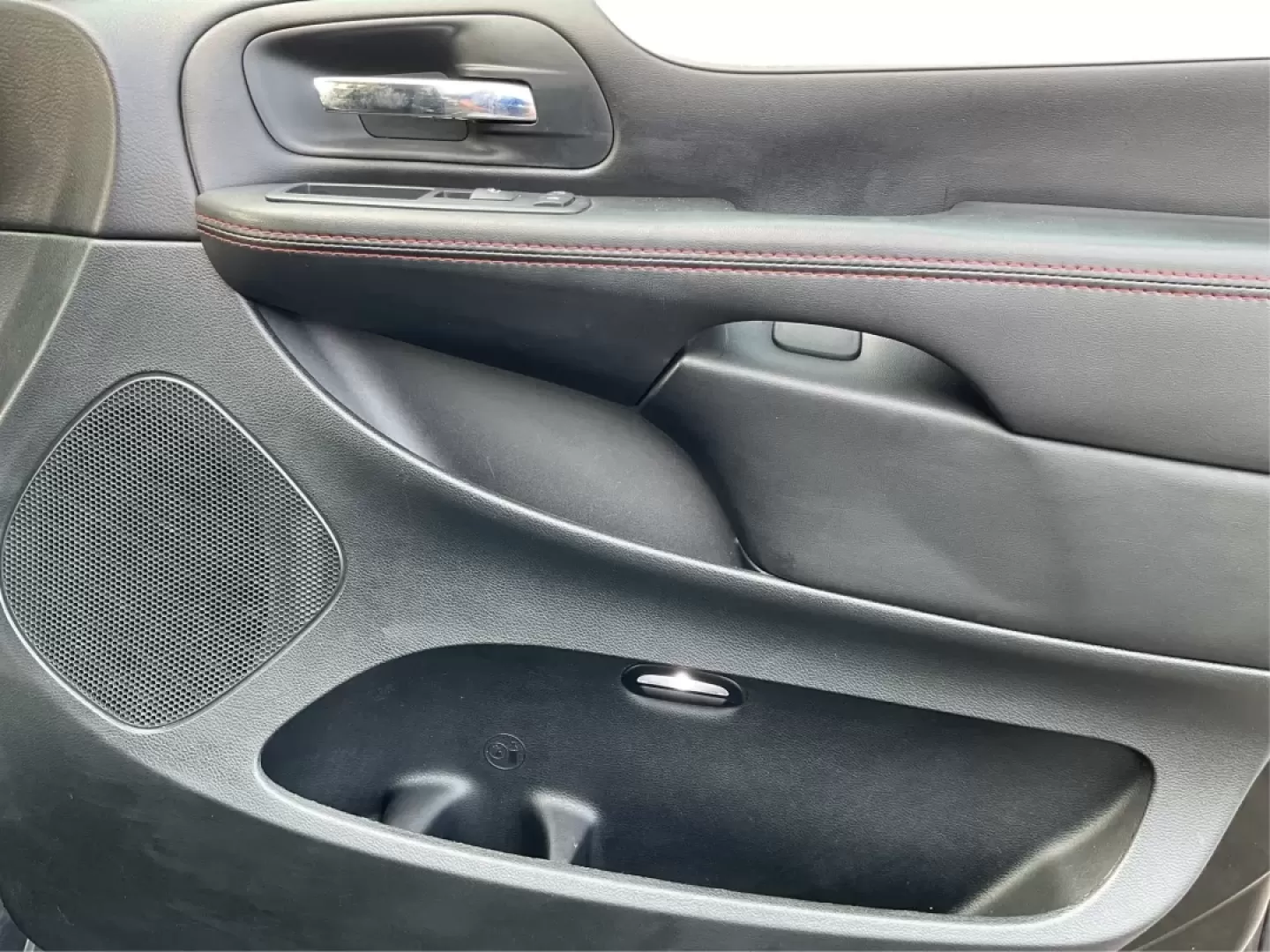 2017 Dodge Grand Caravan GT (2C4RDGEG4HR) with an Pentastar 3.6L V-6 DOHC engine, located at 1951 S Dayton Lakeview Rd., New Carlisle, OH, 45344, (937) 908-9800, 39.890999, -84.050255 - Elevate your family's adventures with the perfect vehicle designed for comfort and versatility-the 2017 Dodge Grand Caravan GT, available now at Advantage Car and Credit in Piqua, OH. This spacious passenger van is not just a mode of transport; it's the ideal companion for growing families, weekend - Photo#19