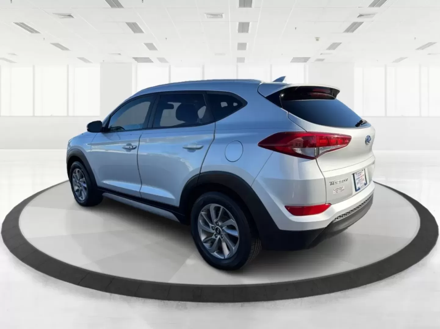 2017 Hyundai Tucson SE Plus (KM8J3CA41HU) with an Nu 2L I-4 gasoline direct injection engine, located at 880 E. National Road, Vandalia, OH, 45377, (937) 908-9800, 39.891918, -84.183594 - ### Discover Your Next Adventure with the 2017 Hyundai Tucson SE Plus!<br /> <br /> Are you ready to elevate your road trips and daily commutes? The 2017 Hyundai Tucson SE Plus, now available at Advantage Car and Credit in Vandalia, OH, is the ideal SUV for a lifestyle rich in adventure and comfort. - Photo#6
