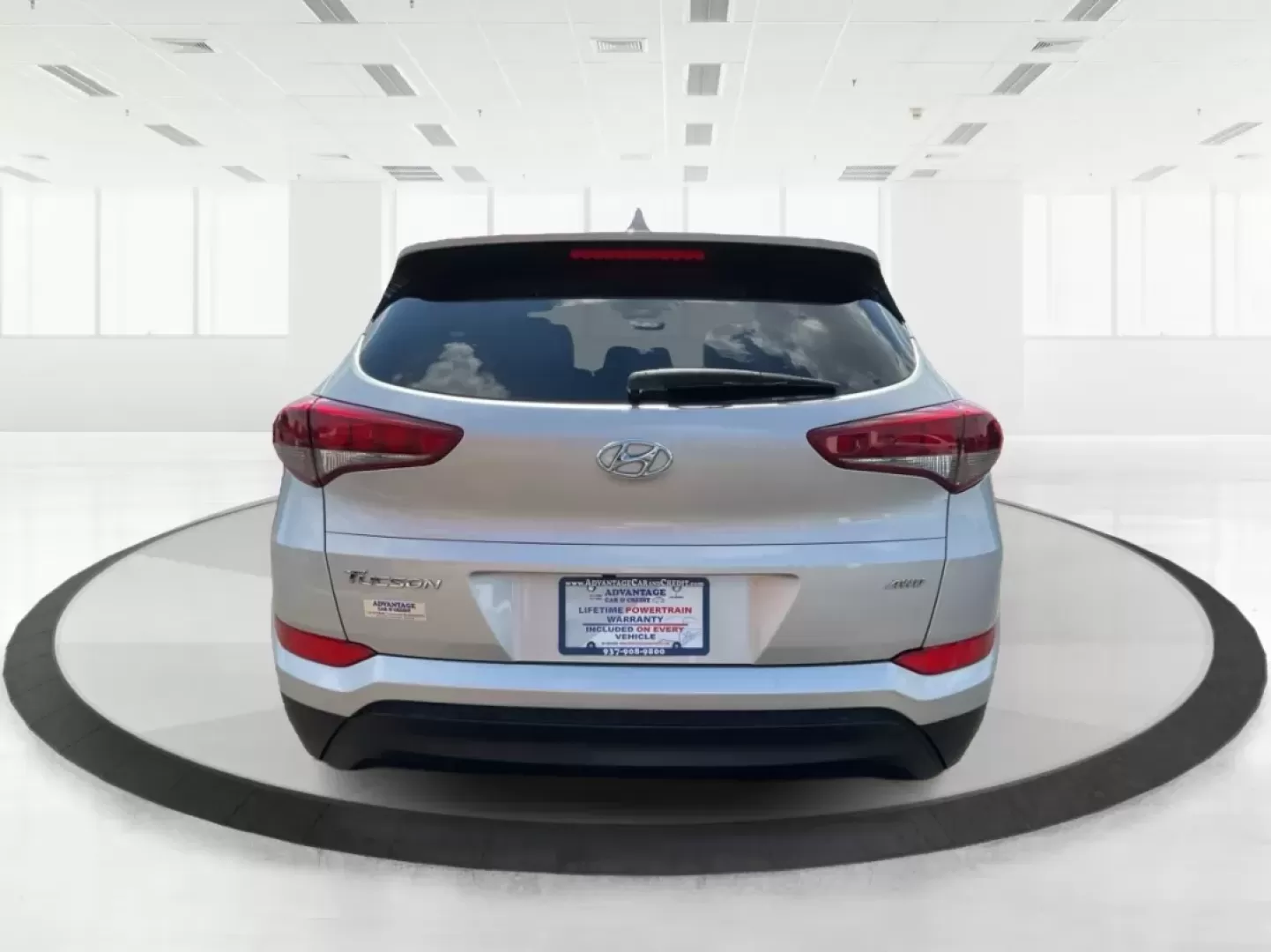 2017 Hyundai Tucson SE Plus (KM8J3CA41HU) with an Nu 2L I-4 gasoline direct injection engine, located at 880 E. National Road, Vandalia, OH, 45377, (937) 908-9800, 39.891918, -84.183594 - ### Discover Your Next Adventure with the 2017 Hyundai Tucson SE Plus!<br /> <br /> Are you ready to elevate your road trips and daily commutes? The 2017 Hyundai Tucson SE Plus, now available at Advantage Car and Credit in Vandalia, OH, is the ideal SUV for a lifestyle rich in adventure and comfort. - Photo#3