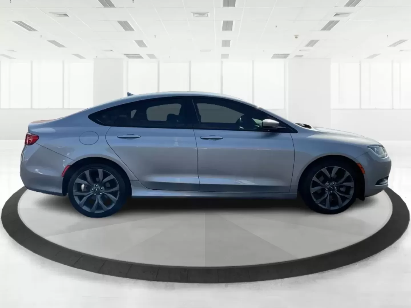2015 Chrysler 200 S (1C3CCCBB2FN) with an 3.6L V-6 DOHC engine, located at 880 E. National Road, Vandalia, OH, 45377, (937) 908-9800, 39.891918, -84.183594 - **Discover Your Adventure: 2015 Chrysler 200 S - Perfect for Everyday Life and Weekend Getaways!**<br /> <br /> Are you ready to elevate your daily commute or embark on a spontaneous weekend trip? Meet the 2015 Chrysler 200 S, a stylish sedan designed for those who appreciate both comfort and perfor - Photo#1