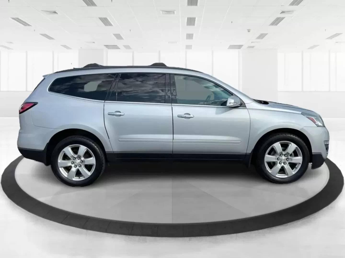 2017 Chevrolet Traverse 1LT (1GNKRGKDXHJ) with an 3.6L V-6 gasoline direct injection engine, located at 880 E. National Road, Vandalia, OH, 45377, (937) 908-9800, 39.891918, -84.183594 - ### Discover Your Next Family Adventure with the 2017 Chevrolet Traverse 1LT at Advantage Car and Credit - Troy!<br /> <br /> Are you searching for a reliable vehicle that can comfortably accommodate your growing family or serve as the perfect companion for weekend getaways? Look no further than the - Photo#1