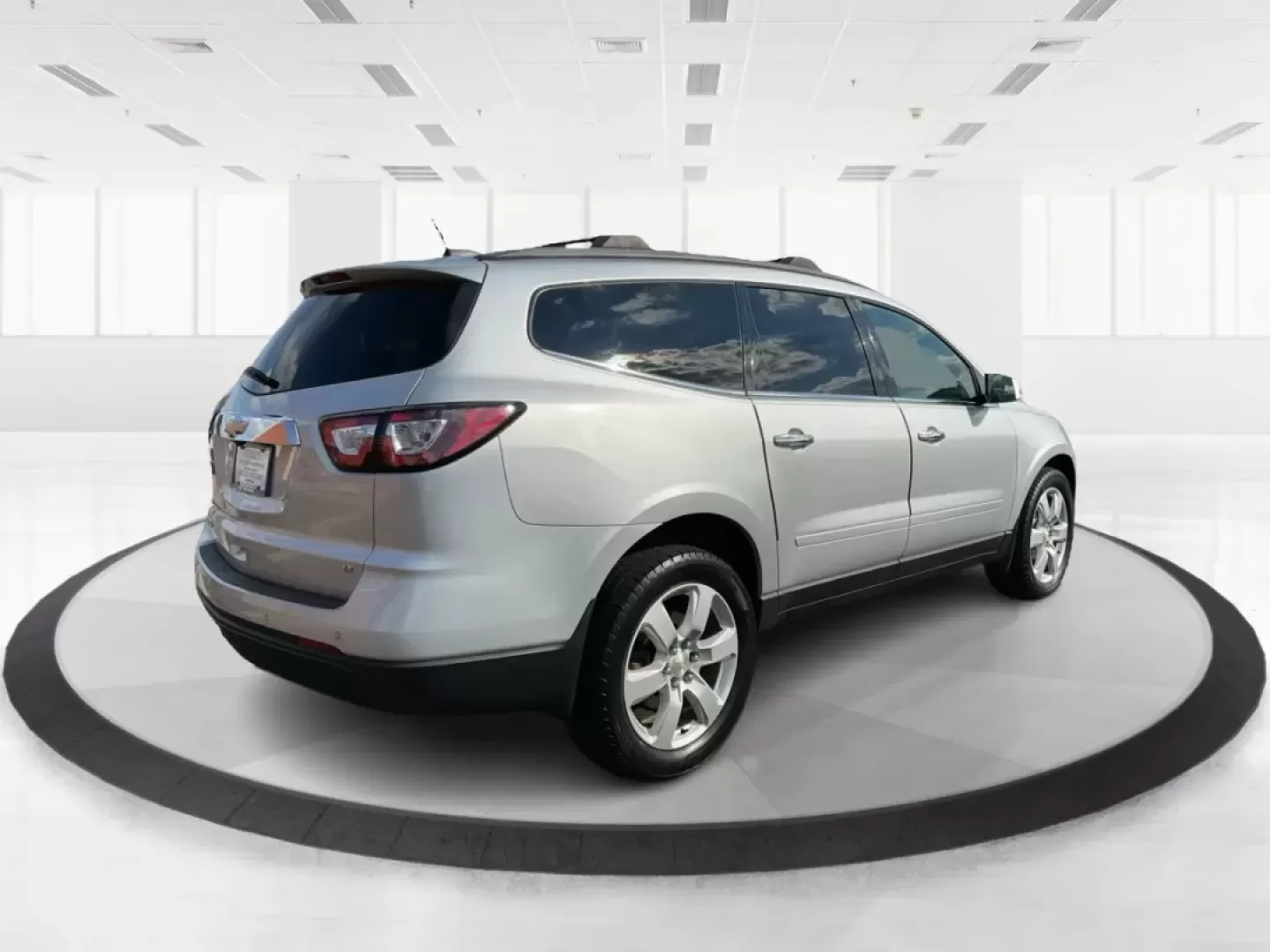 2017 Chevrolet Traverse 1LT (1GNKRGKDXHJ) with an 3.6L V-6 gasoline direct injection engine, located at 880 E. National Road, Vandalia, OH, 45377, (937) 908-9800, 39.891918, -84.183594 - ### Discover Your Next Family Adventure with the 2017 Chevrolet Traverse 1LT at Advantage Car and Credit - Troy!<br /> <br /> Are you searching for a reliable vehicle that can comfortably accommodate your growing family or serve as the perfect companion for weekend getaways? Look no further than the - Photo#2