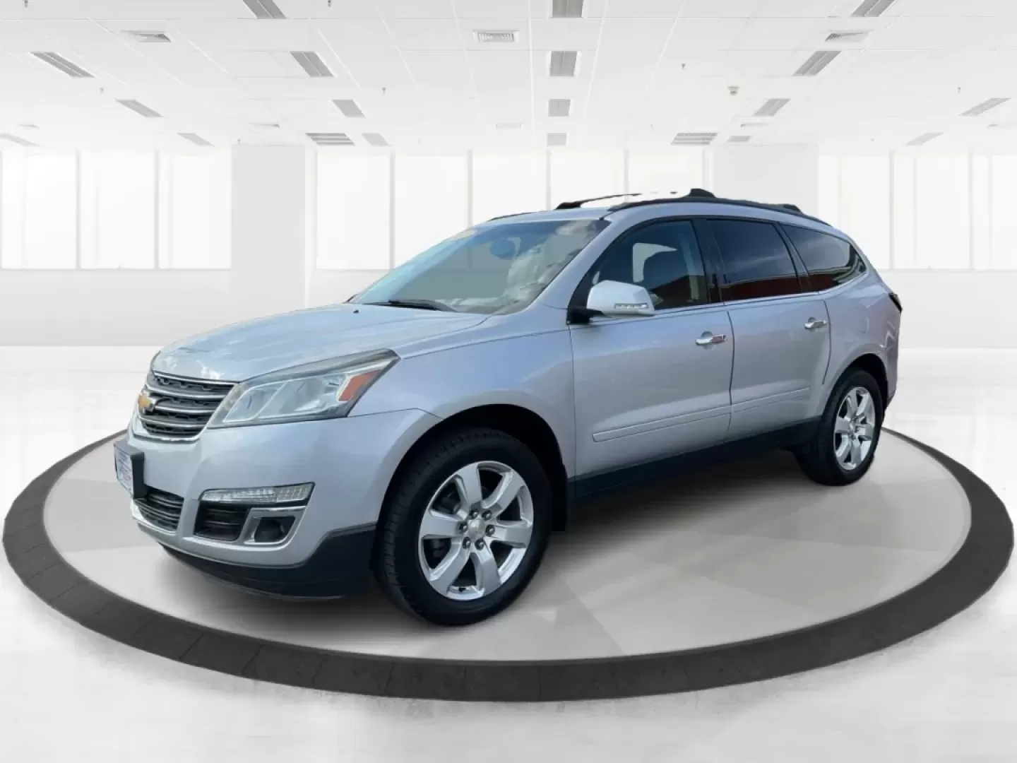 2017 Chevrolet Traverse 1LT (1GNKRGKDXHJ) with an 3.6L V-6 gasoline direct injection engine, located at 880 E. National Road, Vandalia, OH, 45377, (937) 908-9800, 39.891918, -84.183594 - ### Discover Your Next Family Adventure with the 2017 Chevrolet Traverse 1LT at Advantage Car and Credit - Troy!<br /> <br /> Are you searching for a reliable vehicle that can comfortably accommodate your growing family or serve as the perfect companion for weekend getaways? Look no further than the - Photo#7