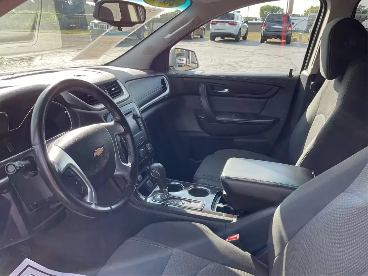 2017 Chevrolet Traverse 1LT (1GNKRGKDXHJ) with an 3.6L V-6 gasoline direct injection engine, located at 880 E. National Road, Vandalia, OH, 45377, (937) 908-9800, 39.891918, -84.183594 - ### Discover Your Next Family Adventure with the 2017 Chevrolet Traverse 1LT at Advantage Car and Credit - Troy!<br /> <br /> Are you searching for a reliable vehicle that can comfortably accommodate your growing family or serve as the perfect companion for weekend getaways? Look no further than the - Photo#8