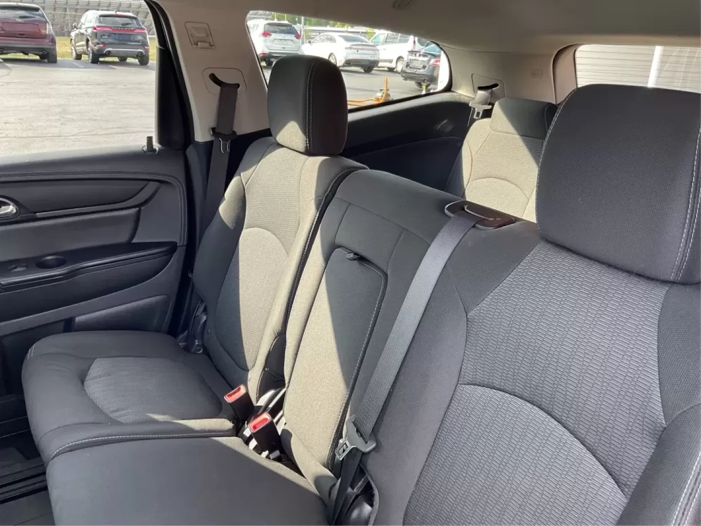 2017 Chevrolet Traverse 1LT (1GNKRGKDXHJ) with an 3.6L V-6 gasoline direct injection engine, located at 880 E. National Road, Vandalia, OH, 45377, (937) 908-9800, 39.891918, -84.183594 - ### Discover Your Next Family Adventure with the 2017 Chevrolet Traverse 1LT at Advantage Car and Credit - Troy!<br /> <br /> Are you searching for a reliable vehicle that can comfortably accommodate your growing family or serve as the perfect companion for weekend getaways? Look no further than the - Photo#9