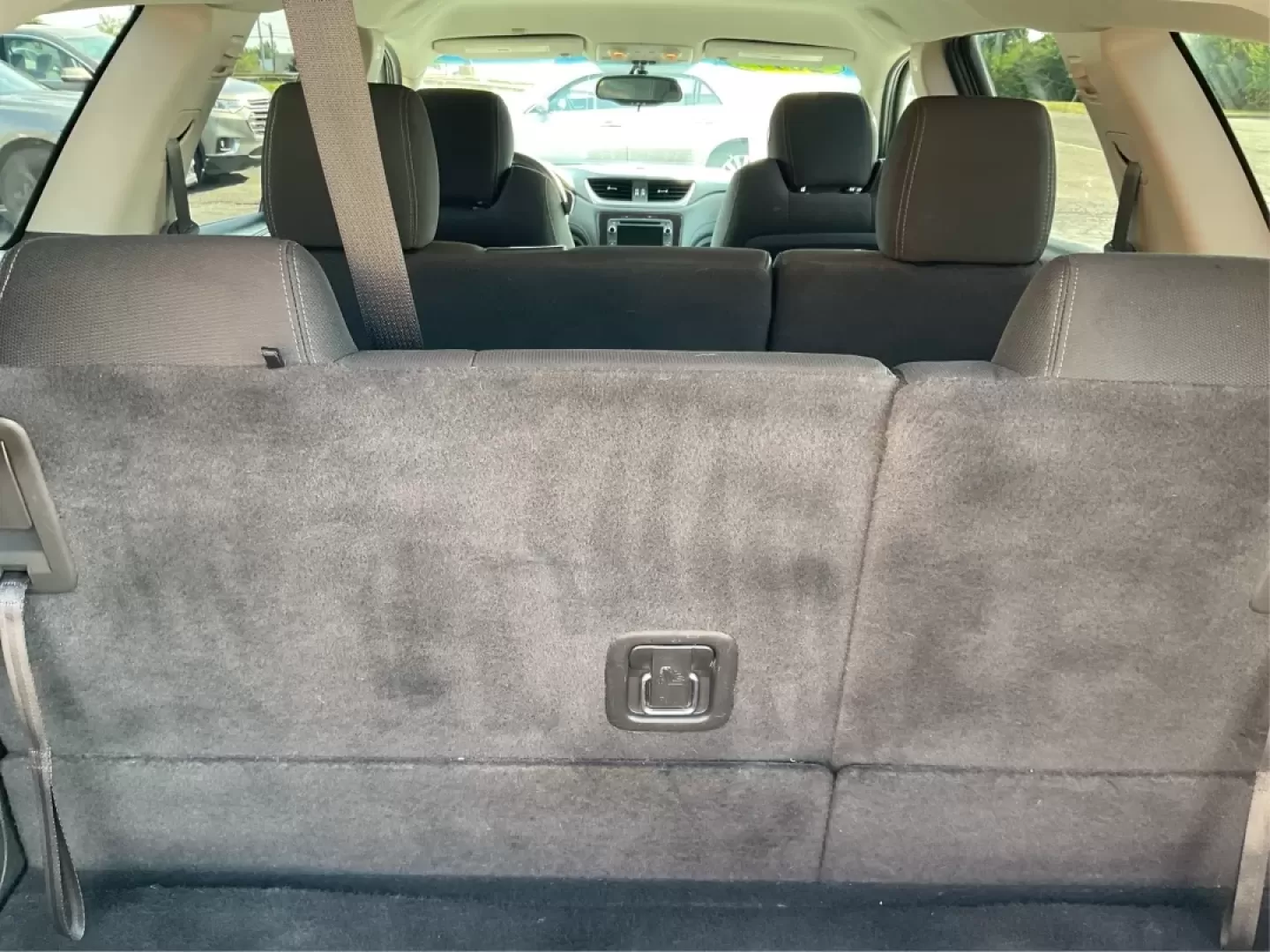 2017 Chevrolet Traverse 1LT (1GNKRGKDXHJ) with an 3.6L V-6 gasoline direct injection engine, located at 880 E. National Road, Vandalia, OH, 45377, (937) 908-9800, 39.891918, -84.183594 - ### Discover Your Next Family Adventure with the 2017 Chevrolet Traverse 1LT at Advantage Car and Credit - Troy!<br /> <br /> Are you searching for a reliable vehicle that can comfortably accommodate your growing family or serve as the perfect companion for weekend getaways? Look no further than the - Photo#11