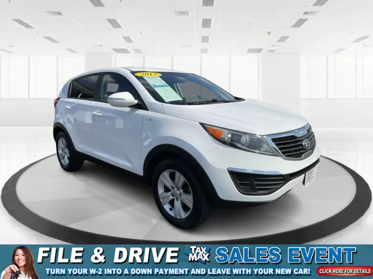 2013 Kia Sportage LX (KNDPBCA26D7) with an 2.4L I-4 DOHC engine, located at 8750 N County Rd 25A, Piqua, OH, 45356, (937) 908-9800, 40.164391, -84.232513 - Experience the ultimate blend of versatility and comfort with this 2013 Kia Sportage LX, perfect for families on the go, urban commuters, or those planning outdoor weekend adventures. This reliable crossover's spacious interior and dynamic performance make it an ideal choice for drivers seeking a de - Photo#0