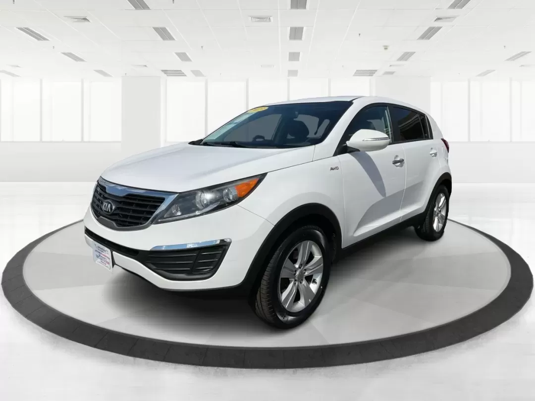 2013 Kia Sportage LX (KNDPBCA26D7) with an 2.4L I-4 DOHC engine, located at 4508 South Dixie Dr, Moraine, OH, 45439, (937) 908-9800, 39.689976, -84.218452 - Experience the ultimate blend of versatility and comfort with this 2013 Kia Sportage LX, perfect for families on the go, urban commuters, or those planning outdoor weekend adventures. This reliable crossover's spacious interior and dynamic performance make it an ideal choice for drivers seeking a de - Photo#8