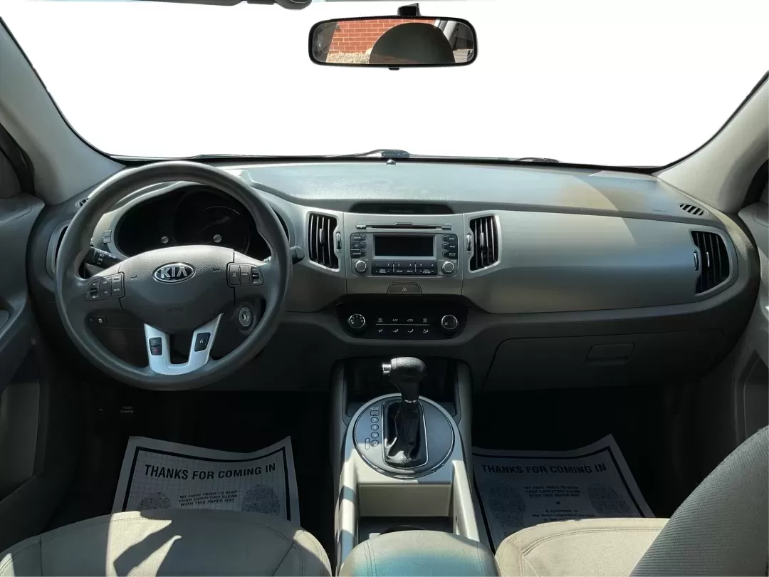 2013 Kia Sportage LX (KNDPBCA26D7) with an 2.4L I-4 DOHC engine, located at 4508 South Dixie Dr, Moraine, OH, 45439, (937) 908-9800, 39.689976, -84.218452 - Experience the ultimate blend of versatility and comfort with this 2013 Kia Sportage LX, perfect for families on the go, urban commuters, or those planning outdoor weekend adventures. This reliable crossover's spacious interior and dynamic performance make it an ideal choice for drivers seeking a de - Photo#18