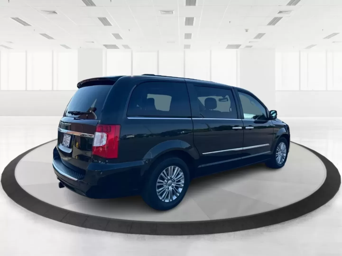 2016 Chrysler Town and Country Touring-L Anniversary Edition (2C4RC1CG2GR) with an Pentastar 3.6L V-6 DOHC engine, located at 401 Woodman Dr, Riverside, OH, 45431, (937) 908-9800, 39.760899, -84.123421 - **Embrace Family Adventures with the 2016 Chrysler Town and Country Touring-L Anniversary Edition**<br /> <br /> At Advantage Car and Credit - Riverside, your family's next adventure starts with the perfect vehicle! Imagine taking your loved ones on unforgettable road trips or creating cherished m - Photo#2