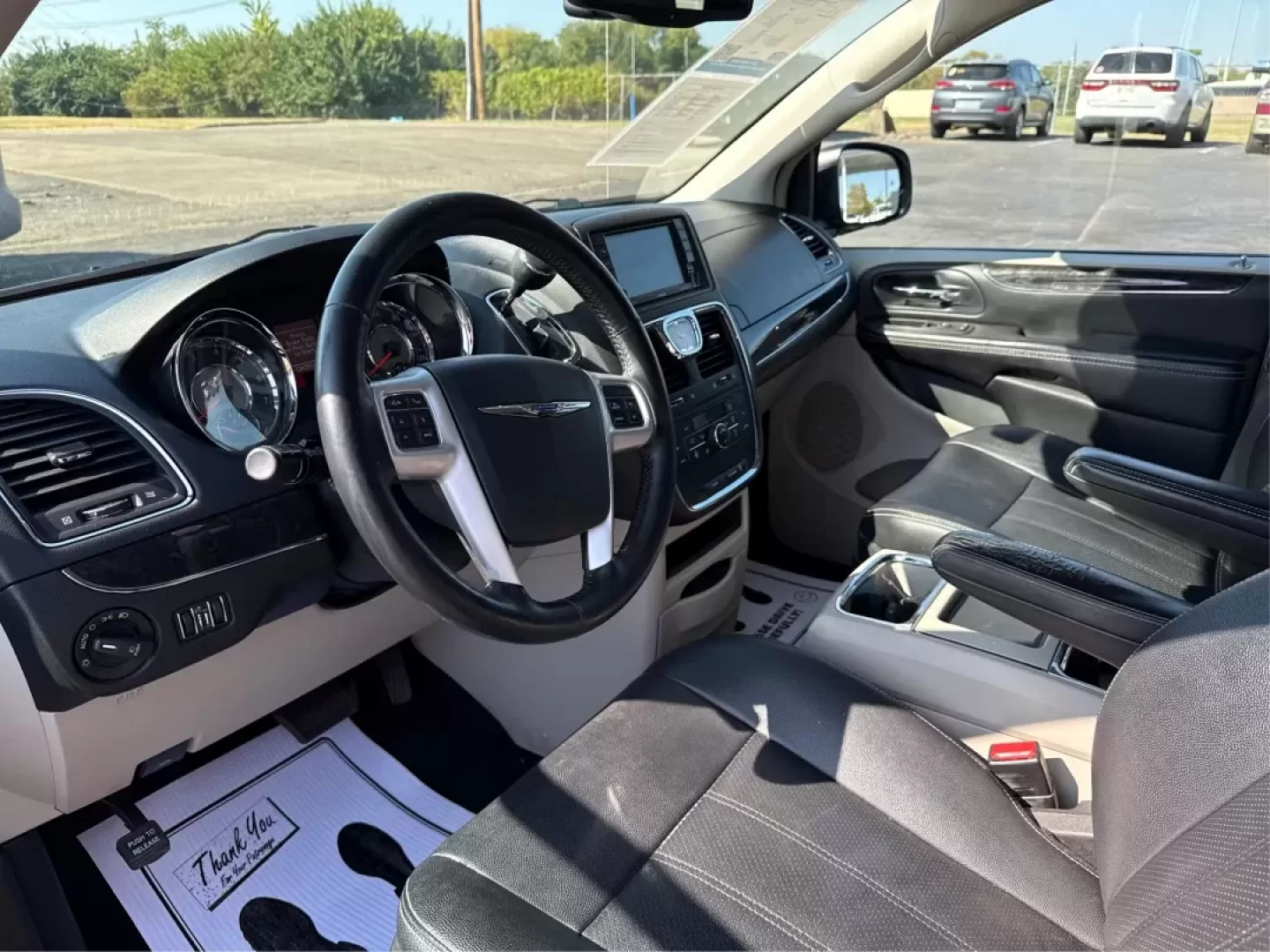 2016 Chrysler Town and Country Touring-L Anniversary Edition (2C4RC1CG2GR) with an Pentastar 3.6L V-6 DOHC engine, located at 401 Woodman Dr, Riverside, OH, 45431, (937) 908-9800, 39.760899, -84.123421 - **Embrace Family Adventures with the 2016 Chrysler Town and Country Touring-L Anniversary Edition**<br /> <br /> At Advantage Car and Credit - Riverside, your family's next adventure starts with the perfect vehicle! Imagine taking your loved ones on unforgettable road trips or creating cherished m - Photo#9
