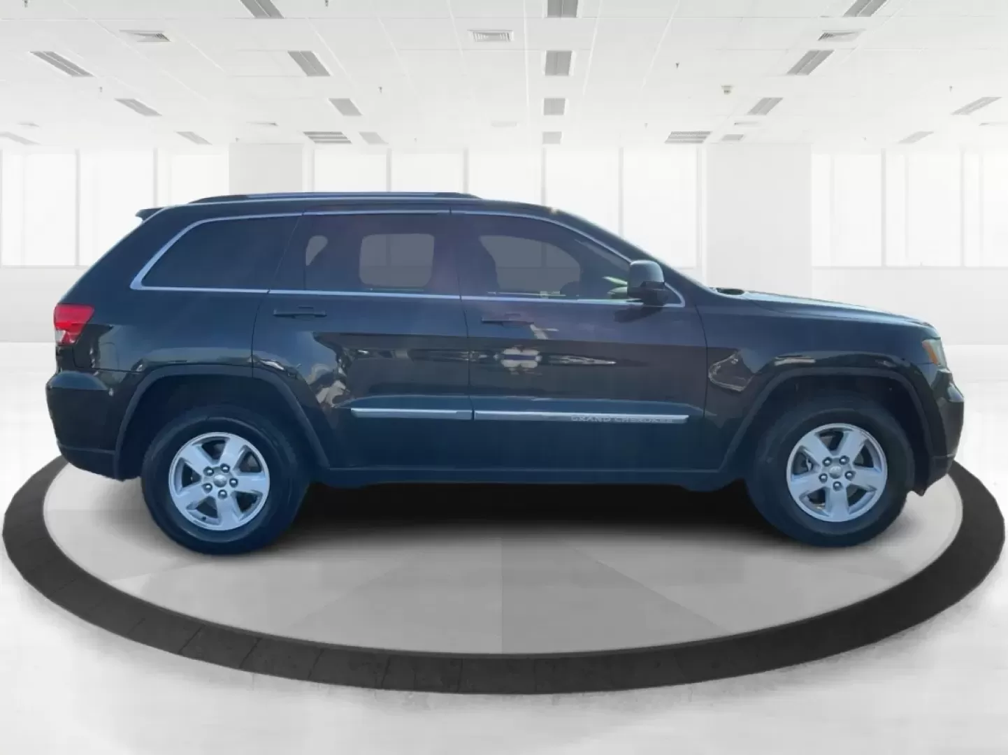 2011 Jeep Grand Cherokee Laredo (1J4RR4GG4BC) with an Other engine, located at 1099 N County Rd 25A , Troy, OH, 45373, (937) 908-9800, 40.057079, -84.212883 - **Adventure Awaits with the 2011 Jeep Grand Cherokee Laredo at Advantage Car and Credit in Troy, OH!**<br /> <br /> Are you ready to elevate your family adventures or weekend getaways? The 2011 Jeep Grand Cherokee Laredo is the SUV that can take you there, whether it's off the beaten path or cruisin - Photo#1