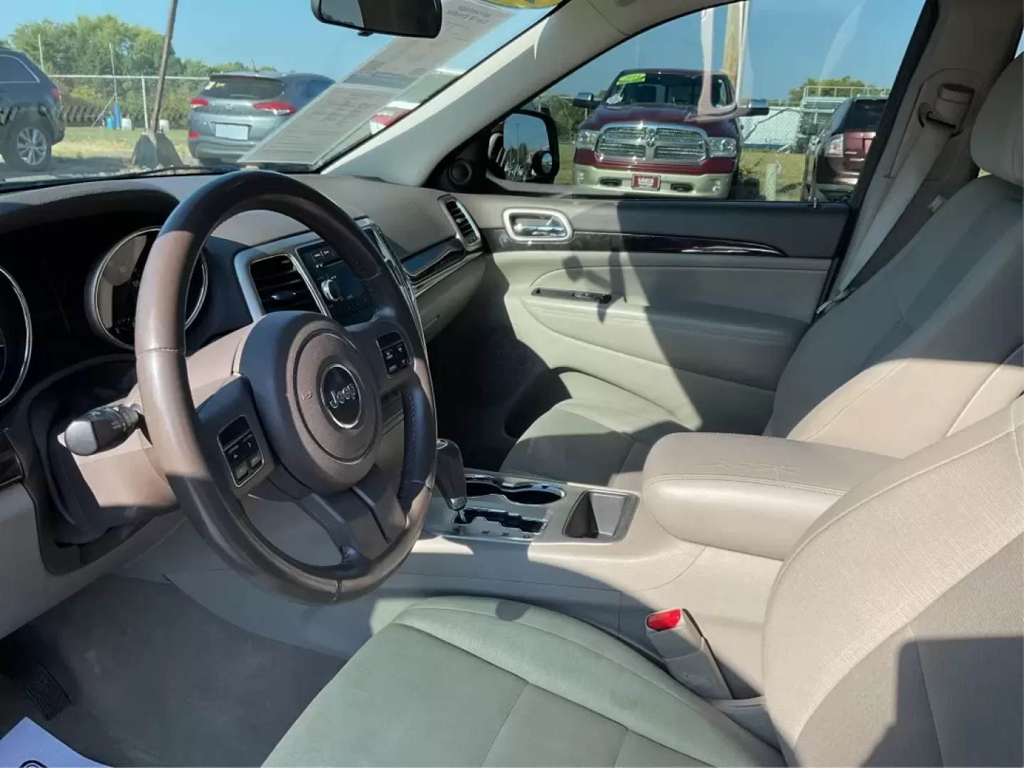 2011 Jeep Grand Cherokee Laredo (1J4RR4GG4BC) with an Other engine, located at 1099 N County Rd 25A , Troy, OH, 45373, (937) 908-9800, 40.057079, -84.212883 - **Adventure Awaits with the 2011 Jeep Grand Cherokee Laredo at Advantage Car and Credit in Troy, OH!**<br /> <br /> Are you ready to elevate your family adventures or weekend getaways? The 2011 Jeep Grand Cherokee Laredo is the SUV that can take you there, whether it's off the beaten path or cruisin - Photo#9