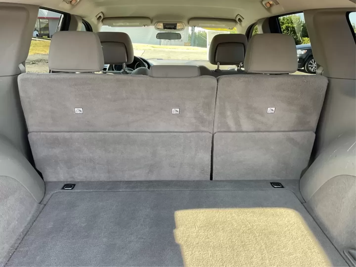 2011 Jeep Grand Cherokee Laredo (1J4RR4GG4BC) with an Other engine, located at 1099 N County Rd 25A , Troy, OH, 45373, (937) 908-9800, 40.057079, -84.212883 - **Adventure Awaits with the 2011 Jeep Grand Cherokee Laredo at Advantage Car and Credit in Troy, OH!**<br /> <br /> Are you ready to elevate your family adventures or weekend getaways? The 2011 Jeep Grand Cherokee Laredo is the SUV that can take you there, whether it's off the beaten path or cruisin - Photo#12