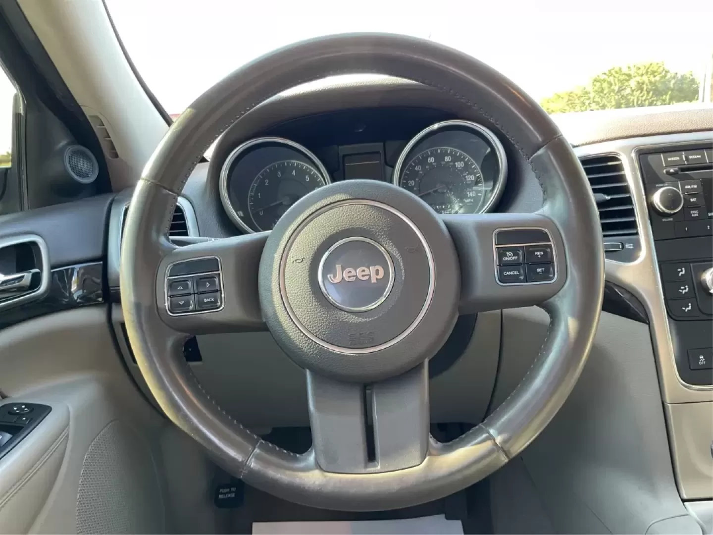 2011 Jeep Grand Cherokee Laredo (1J4RR4GG4BC) with an Other engine, located at 1099 N County Rd 25A , Troy, OH, 45373, (937) 908-9800, 40.057079, -84.212883 - **Adventure Awaits with the 2011 Jeep Grand Cherokee Laredo at Advantage Car and Credit in Troy, OH!**<br /> <br /> Are you ready to elevate your family adventures or weekend getaways? The 2011 Jeep Grand Cherokee Laredo is the SUV that can take you there, whether it's off the beaten path or cruisin - Photo#16