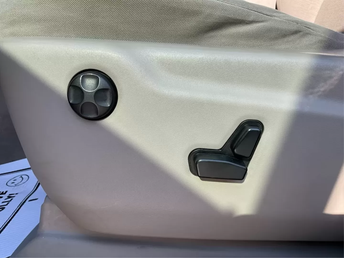 2011 Jeep Grand Cherokee Laredo (1J4RR4GG4BC) with an Other engine, located at 1099 N County Rd 25A , Troy, OH, 45373, (937) 908-9800, 40.057079, -84.212883 - **Adventure Awaits with the 2011 Jeep Grand Cherokee Laredo at Advantage Car and Credit in Troy, OH!**<br /> <br /> Are you ready to elevate your family adventures or weekend getaways? The 2011 Jeep Grand Cherokee Laredo is the SUV that can take you there, whether it's off the beaten path or cruisin - Photo#18