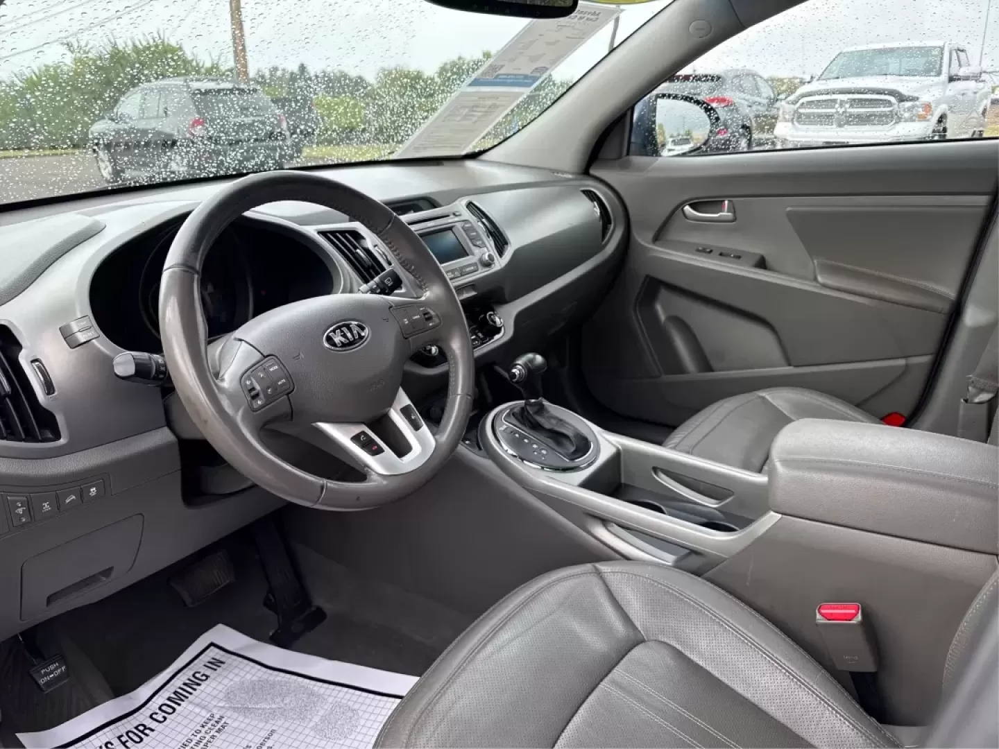 2013 Kia Sportage EX (KNDPCCA24D7) with an 2.4L I-4 DOHC engine, located at 1099 N County Rd 25A , Troy, OH, 45373, (937) 908-9800, 40.057079, -84.212883 - **Discover the Perfect Crossover for Your Active Lifestyle: 2013 Kia Sportage EX at Advantage Car and Credit in Troy, OH!**<br /> <br /> Are you ready to elevate your adventures? The 2013 Kia Sportage EX is a versatile crossover designed for families on the go, weekend warriors, or anyone looking to - Photo#9