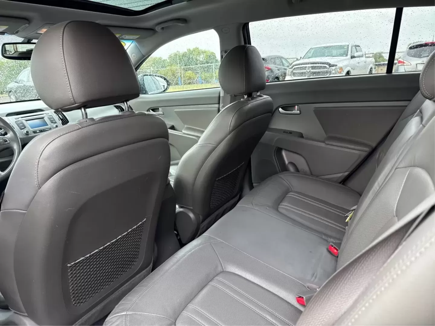 2013 Kia Sportage EX (KNDPCCA24D7) with an 2.4L I-4 DOHC engine, located at 1099 N County Rd 25A , Troy, OH, 45373, (937) 908-9800, 40.057079, -84.212883 - **Discover the Perfect Crossover for Your Active Lifestyle: 2013 Kia Sportage EX at Advantage Car and Credit in Troy, OH!**<br /> <br /> Are you ready to elevate your adventures? The 2013 Kia Sportage EX is a versatile crossover designed for families on the go, weekend warriors, or anyone looking to - Photo#10