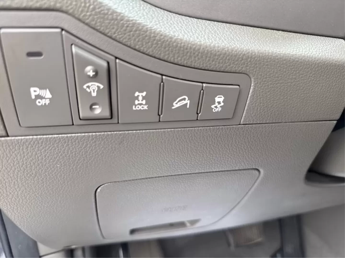 2013 Kia Sportage EX (KNDPCCA24D7) with an 2.4L I-4 DOHC engine, located at 1099 N County Rd 25A , Troy, OH, 45373, (937) 908-9800, 40.057079, -84.212883 - **Discover the Perfect Crossover for Your Active Lifestyle: 2013 Kia Sportage EX at Advantage Car and Credit in Troy, OH!**<br /> <br /> Are you ready to elevate your adventures? The 2013 Kia Sportage EX is a versatile crossover designed for families on the go, weekend warriors, or anyone looking to - Photo#17