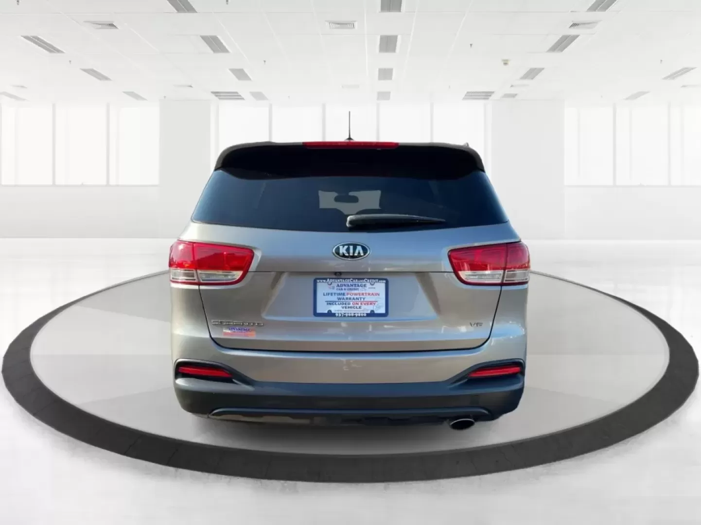 2017 Kia Sorento 3.3L LX (5XYPGDA53HG) with an Lambda II 3.3L V-6 gasoline direct injection engine, located at 1099 N County Rd 25A , Troy, OH, 45373, (937) 908-9800, 40.057079, -84.212883 - **Adventure Awaits in the 2017 Kia Sorento: Your Perfect Family SUV!**<br /> <br /> Are you ready to embark on unforgettable family road trips or weekend getaways? Look no further than the 2017 Kia Sorento, a versatile and comfortable SUV that's perfect for growing families and adventure-seekers ali - Photo#3