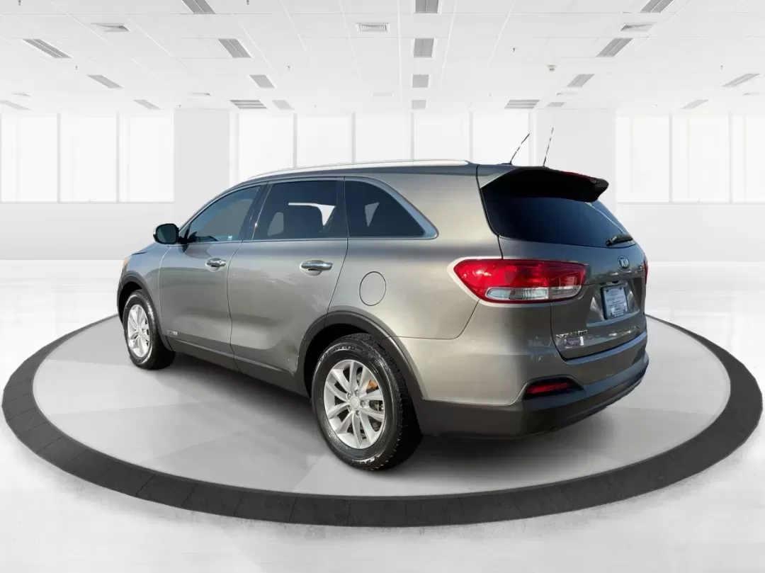 2017 Kia Sorento 3.3L LX (5XYPGDA53HG) with an Lambda II 3.3L V-6 gasoline direct injection engine, located at 1099 N County Rd 25A , Troy, OH, 45373, (937) 908-9800, 40.057079, -84.212883 - **Adventure Awaits in the 2017 Kia Sorento: Your Perfect Family SUV!**<br /> <br /> Are you ready to embark on unforgettable family road trips or weekend getaways? Look no further than the 2017 Kia Sorento, a versatile and comfortable SUV that's perfect for growing families and adventure-seekers ali - Photo#4