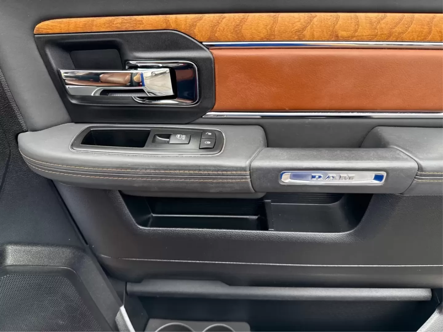 2014 Ram 1500 Longhorn (1C6RR7PT0ES) with an Other engine, located at 4508 South Dixie Dr, Moraine, OH, 45439, (937) 908-9800, 39.689976, -84.218452 - **Unleash Adventure with the 2014 Ram 1500 Longhorn Your Perfect Companion for Life on the Go!**<br /> <br /> At Advantage Car and Credit in Moraine, Ohio, we understand that life is an adventure, and the right vehicle can make all the difference. Whether you're a weekend warrior looking to tackle - Photo#20