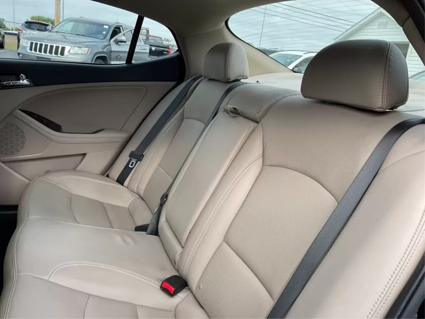 2013 Kia Optima EX (5XXGN4A74DG) with an 2.4L I-4 gasoline direct injection engine, located at 4508 South Dixie Dr, Moraine, OH, 45439, (937) 908-9800, 39.689976, -84.218452 - ### Elevate Your Daily Drive with the 2013 Kia Optima EX at Advantage Car and Credit in Fairborn, OH!<br /> <br /> Are you in search of a reliable sedan that perfectly balances style, comfort, and advanced features? Look no further than the 2013 Kia Optima EX, now available at Advantage Car and Cred - Photo#10