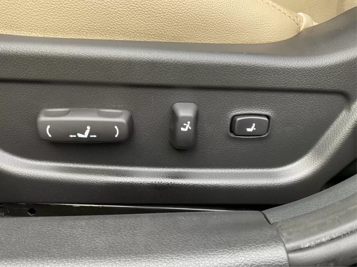 2013 Kia Optima EX (5XXGN4A74DG) with an 2.4L I-4 gasoline direct injection engine, located at 4508 South Dixie Dr, Moraine, OH, 45439, (937) 908-9800, 39.689976, -84.218452 - ### Elevate Your Daily Drive with the 2013 Kia Optima EX at Advantage Car and Credit in Fairborn, OH!<br /> <br /> Are you in search of a reliable sedan that perfectly balances style, comfort, and advanced features? Look no further than the 2013 Kia Optima EX, now available at Advantage Car and Cred - Photo#16