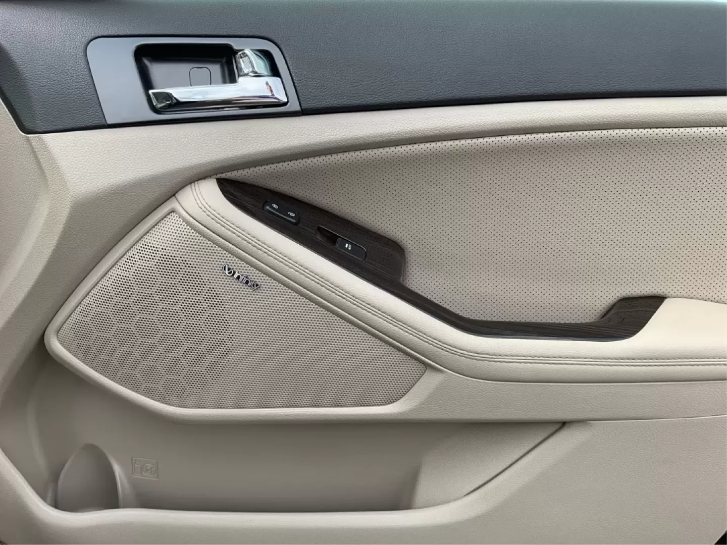 2013 Kia Optima EX (5XXGN4A74DG) with an 2.4L I-4 gasoline direct injection engine, located at 4508 South Dixie Dr, Moraine, OH, 45439, (937) 908-9800, 39.689976, -84.218452 - ### Elevate Your Daily Drive with the 2013 Kia Optima EX at Advantage Car and Credit in Fairborn, OH!<br /> <br /> Are you in search of a reliable sedan that perfectly balances style, comfort, and advanced features? Look no further than the 2013 Kia Optima EX, now available at Advantage Car and Cred - Photo#18