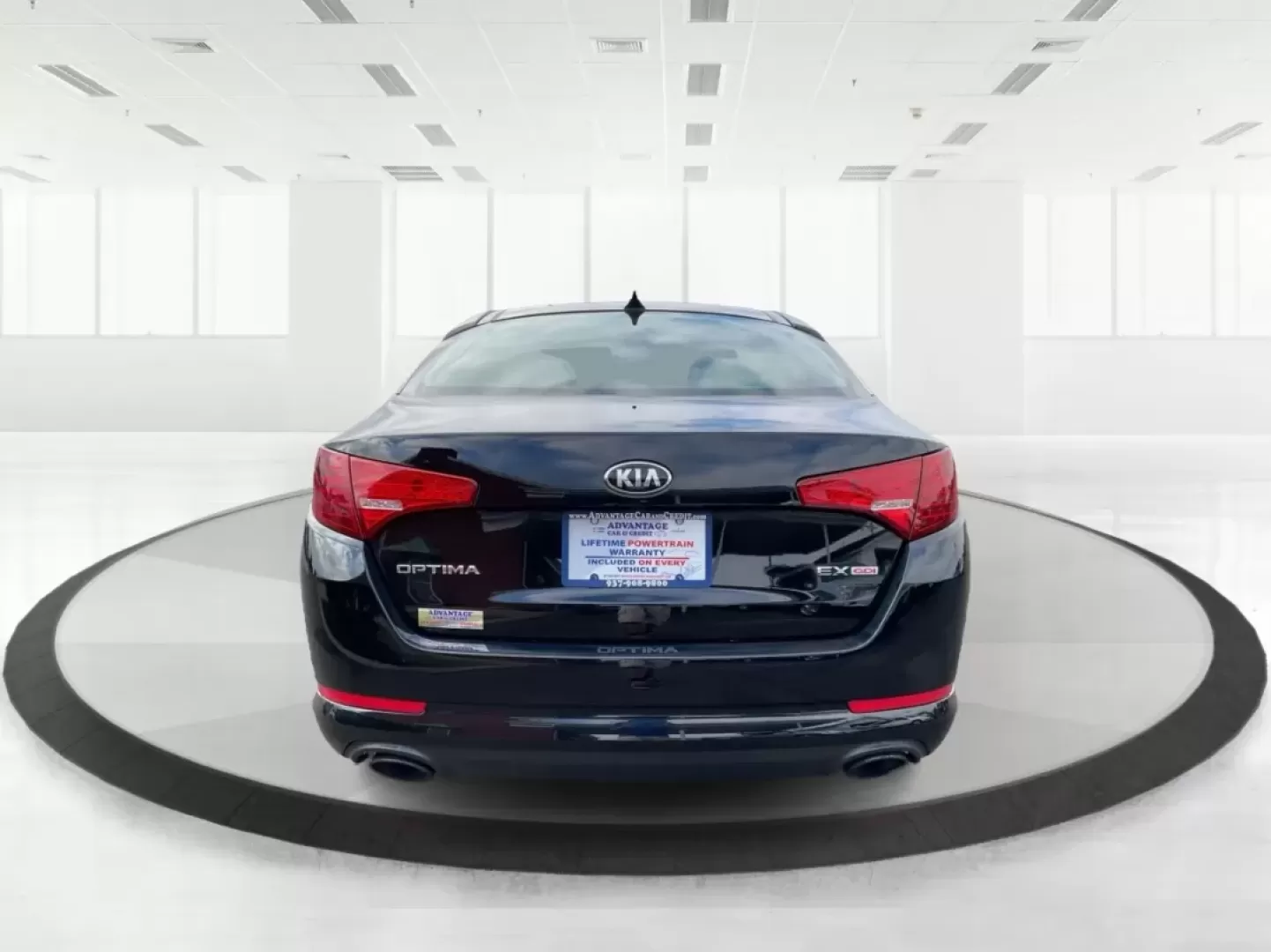 2013 Kia Optima EX (5XXGN4A74DG) with an 2.4L I-4 gasoline direct injection engine, located at 1184 Kauffman Ave, Fairborn, OH, 45324, (937) 908-9800, 39.807072, -84.030914 - ### Elevate Your Daily Drive with the 2013 Kia Optima EX at Advantage Car and Credit in Fairborn, OH!<br /> <br /> Are you in search of a reliable sedan that perfectly balances style, comfort, and advanced features? Look no further than the 2013 Kia Optima EX, now available at Advantage Car and Cred - Photo#3
