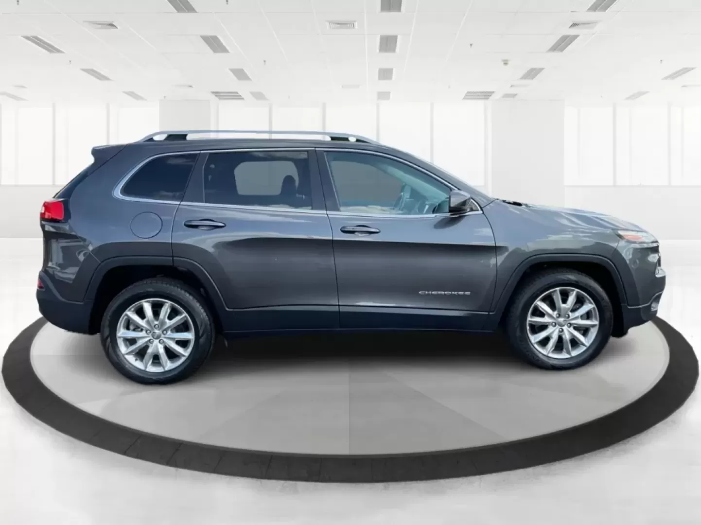 2016 Jeep Cherokee Limited (1C4PJMDB3GW) with an Pentastar 3.2L V-6 DOHC engine, located at 401 Woodman Dr, Riverside, OH, 45431, (937) 908-9800, 39.760899, -84.123421 - ### Discover the 2016 Jeep Cherokee Limited: Your Perfect Adventure Companion!<br /> <br /> Are you ready to elevate your daily commute or weekend adventures? The 2016 Jeep Cherokee Limited is designed for those who crave exploration without sacrificing comfort. With its robust performance and styli - Photo#1