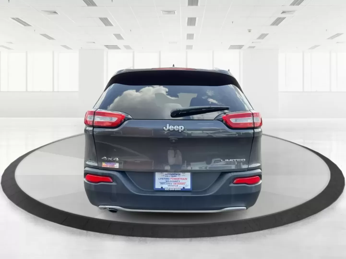 2016 Jeep Cherokee Limited (1C4PJMDB3GW) with an Pentastar 3.2L V-6 DOHC engine, located at 401 Woodman Dr, Riverside, OH, 45431, (937) 908-9800, 39.760899, -84.123421 - ### Discover the 2016 Jeep Cherokee Limited: Your Perfect Adventure Companion!<br /> <br /> Are you ready to elevate your daily commute or weekend adventures? The 2016 Jeep Cherokee Limited is designed for those who crave exploration without sacrificing comfort. With its robust performance and styli - Photo#3