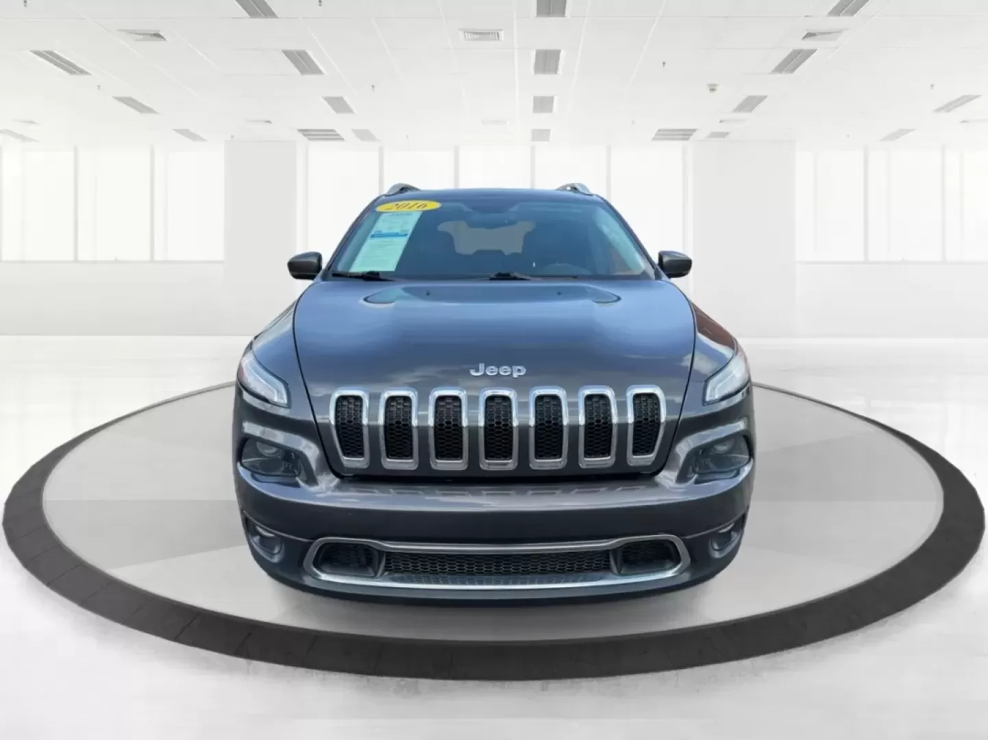 2016 Jeep Cherokee Limited (1C4PJMDB3GW) with an Pentastar 3.2L V-6 DOHC engine, located at 401 Woodman Dr, Riverside, OH, 45431, (937) 908-9800, 39.760899, -84.123421 - ### Discover the 2016 Jeep Cherokee Limited: Your Perfect Adventure Companion!<br /> <br /> Are you ready to elevate your daily commute or weekend adventures? The 2016 Jeep Cherokee Limited is designed for those who crave exploration without sacrificing comfort. With its robust performance and styli - Photo#7