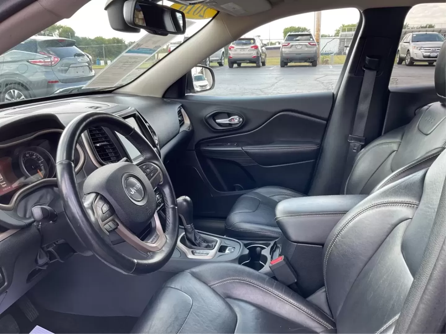 2016 Jeep Cherokee Limited (1C4PJMDB3GW) with an Pentastar 3.2L V-6 DOHC engine, located at 401 Woodman Dr, Riverside, OH, 45431, (937) 908-9800, 39.760899, -84.123421 - ### Discover the 2016 Jeep Cherokee Limited: Your Perfect Adventure Companion!<br /> <br /> Are you ready to elevate your daily commute or weekend adventures? The 2016 Jeep Cherokee Limited is designed for those who crave exploration without sacrificing comfort. With its robust performance and styli - Photo#9