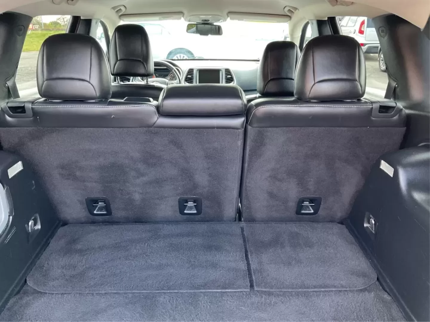 2016 Jeep Cherokee Limited (1C4PJMDB3GW) with an Pentastar 3.2L V-6 DOHC engine, located at 401 Woodman Dr, Riverside, OH, 45431, (937) 908-9800, 39.760899, -84.123421 - ### Discover the 2016 Jeep Cherokee Limited: Your Perfect Adventure Companion!<br /> <br /> Are you ready to elevate your daily commute or weekend adventures? The 2016 Jeep Cherokee Limited is designed for those who crave exploration without sacrificing comfort. With its robust performance and styli - Photo#12