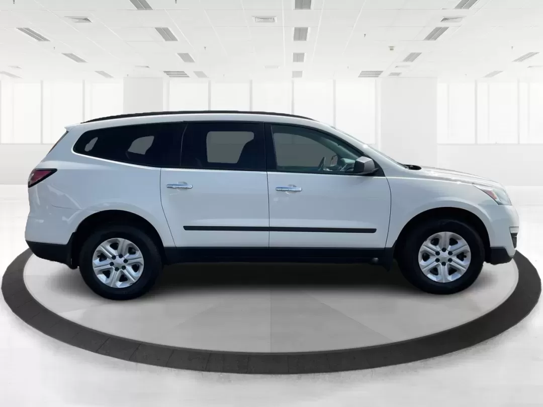 2014 Chevrolet Traverse LS (1GNKVFEDXEJ) with an 3.6L V-6 gasoline direct injection engine, located at 1951 S Dayton Lakeview Rd., New Carlisle, OH, 45344, (937) 908-9800, 39.890999, -84.050255 - **Adventure Awaits with This 2014 Chevrolet Traverse LS at Advantage Car and Credit - Riverside!**<br /> <br /> Are you ready to elevate your family road trips or weekend adventures? Introducing the 2014 Chevrolet Traverse LS-a versatile SUV designed with comfort, safety, and style in mind. This rug - Photo#1