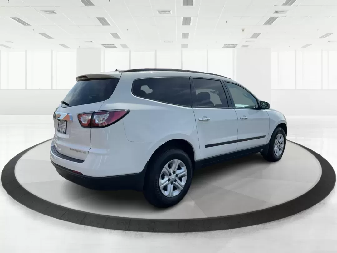 2014 Chevrolet Traverse LS (1GNKVFEDXEJ) with an 3.6L V-6 gasoline direct injection engine, located at 1951 S Dayton Lakeview Rd., New Carlisle, OH, 45344, (937) 908-9800, 39.890999, -84.050255 - **Adventure Awaits with This 2014 Chevrolet Traverse LS at Advantage Car and Credit - Riverside!**<br /> <br /> Are you ready to elevate your family road trips or weekend adventures? Introducing the 2014 Chevrolet Traverse LS-a versatile SUV designed with comfort, safety, and style in mind. This rug - Photo#2