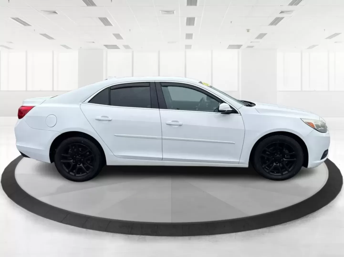 2014 Chevrolet Malibu 1LT (1G11C5SL0EF) with an ECOTEC 2.5L I-4 gasoline direct injection engine, located at 4508 South Dixie Dr, Moraine, OH, 45439, (937) 908-9800, 39.689976, -84.218452 - **Discover Your Next Adventure with the 2014 Chevrolet Malibu 1LT!** <br /> <br /> Are you searching for a reliable sedan that offers both comfort and style? Look no further than the 2014 Chevrolet Malibu 1LT, available now at Advantage Car and Credit in Moraine, OH! This vehicle is perfect for budg - Photo#1