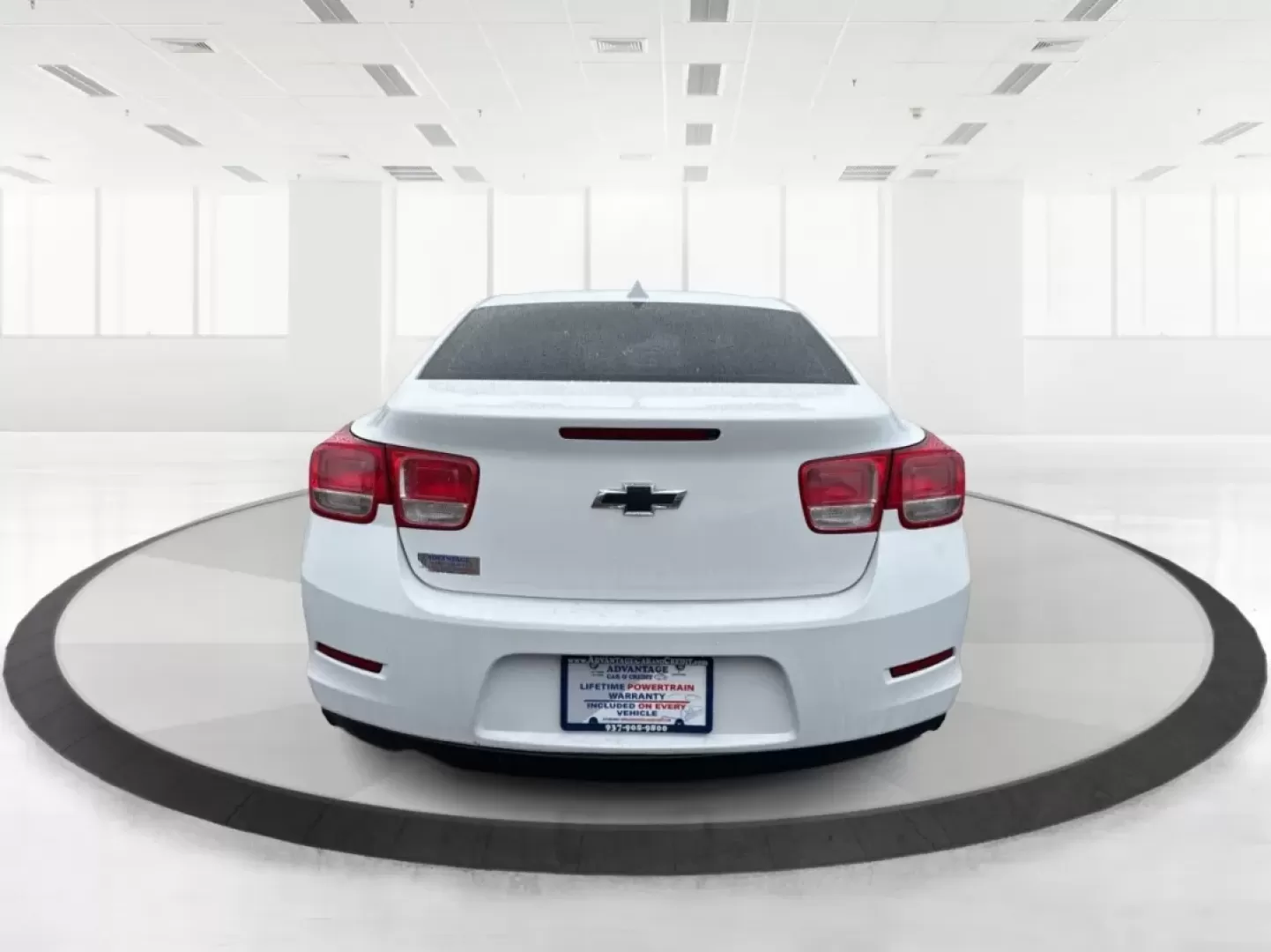 2014 Chevrolet Malibu 1LT (1G11C5SL0EF) with an ECOTEC 2.5L I-4 gasoline direct injection engine, located at 4508 South Dixie Dr, Moraine, OH, 45439, (937) 908-9800, 39.689976, -84.218452 - **Discover Your Next Adventure with the 2014 Chevrolet Malibu 1LT!** <br /> <br /> Are you searching for a reliable sedan that offers both comfort and style? Look no further than the 2014 Chevrolet Malibu 1LT, available now at Advantage Car and Credit in Moraine, OH! This vehicle is perfect for budg - Photo#3